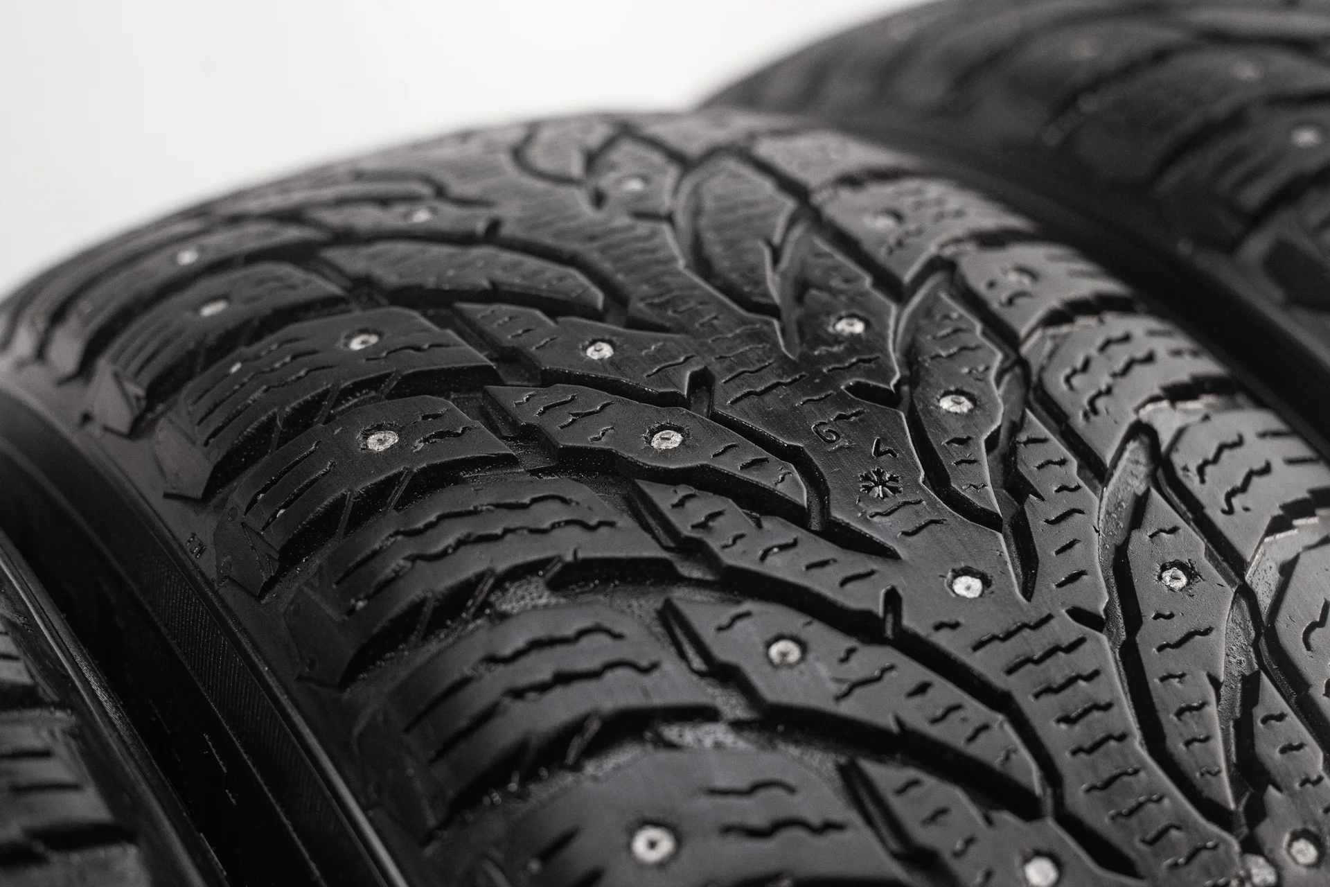 Nokian Hakkapeliitta 9 SUV 225/65 R17 106T - миниатюра 3