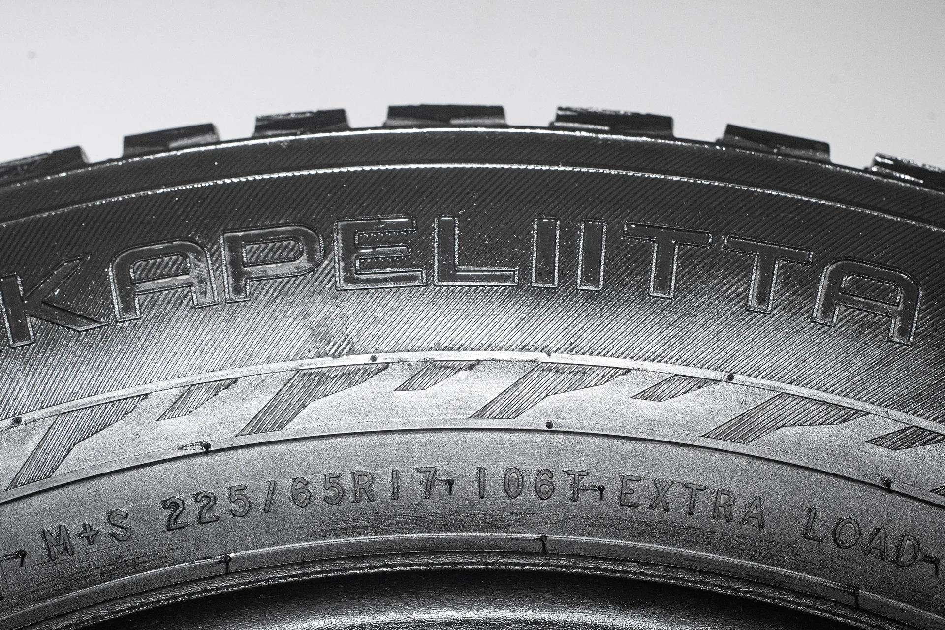 Nokian Hakkapeliitta 9 SUV 225/65 R17 106T - миниатюра 8