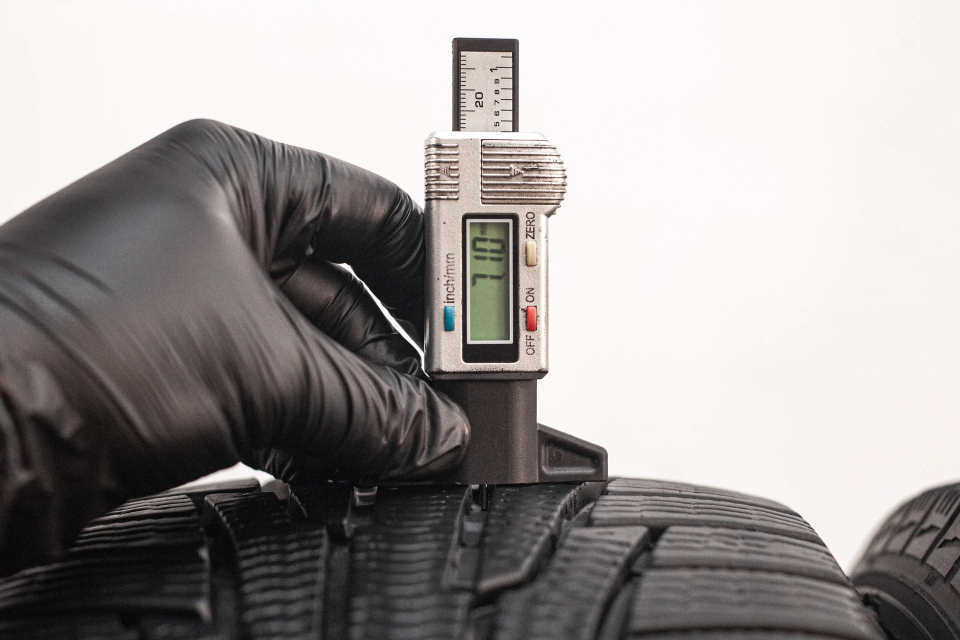 Nokian Nordman RS2 215/55 R17 98R - миниатюра 2