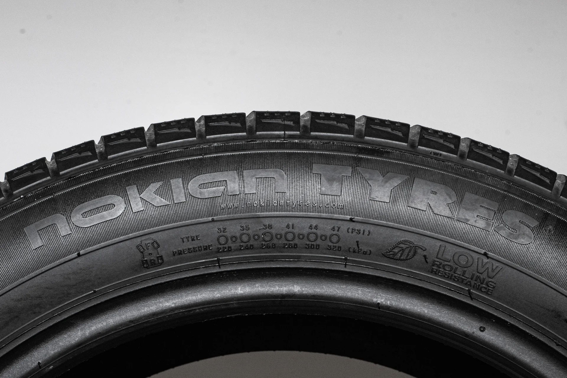 Nokian Nordman RS2 215/55 R17 98R - миниатюра 6