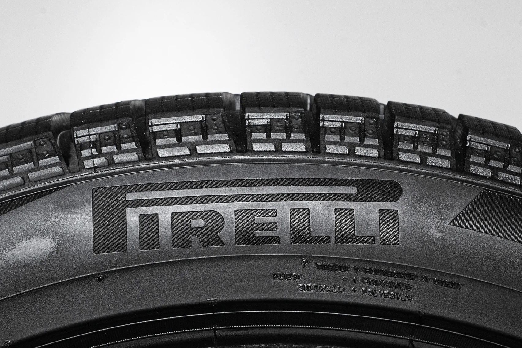 Pirelli Ice Zero FR 255/45 R20 105H - миниатюра 6