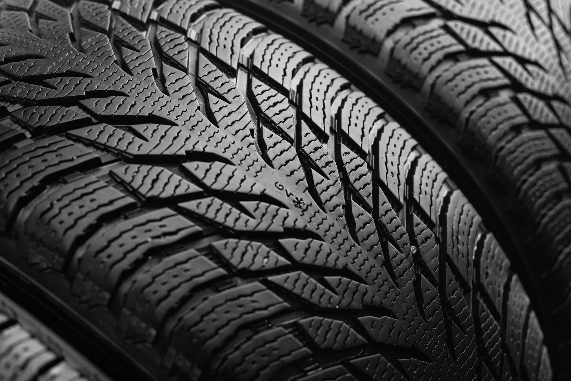 Nokian Hakkapeliitta R2 SUV 255/45 R19 104R - миниатюра 3
