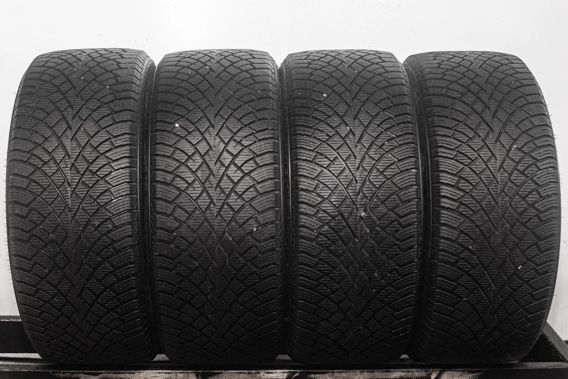 Nokian Hakkapeliitta R5 SUV 275/45 R20 110T XL - изображение 1