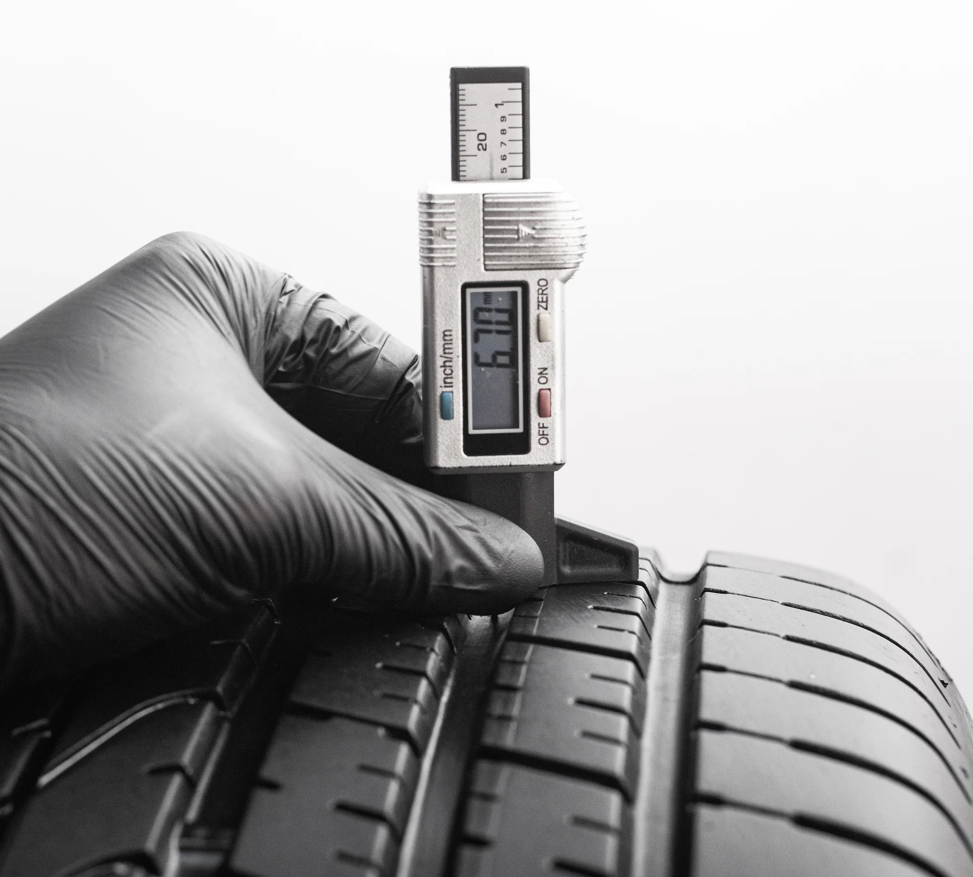Pirelli PZero 245/40 R20 99Y - миниатюра 2
