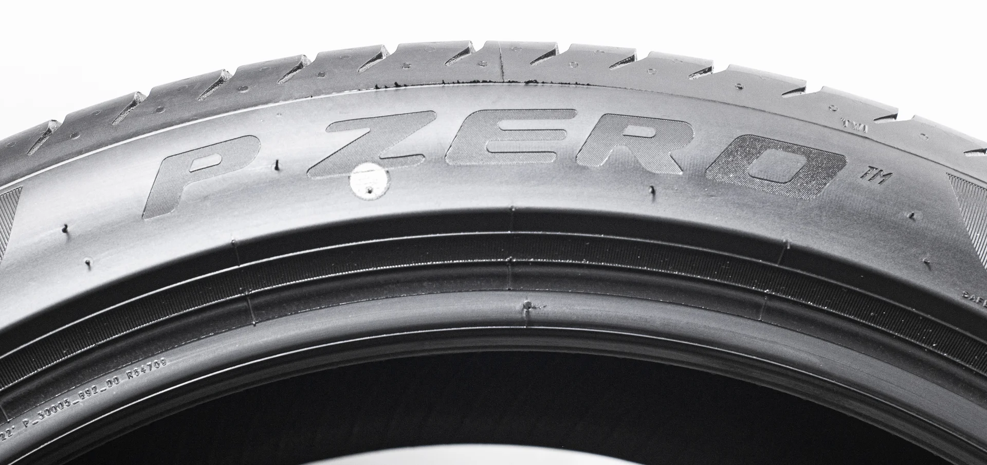 Pirelli PZero 245/40 R20 99Y - миниатюра 7