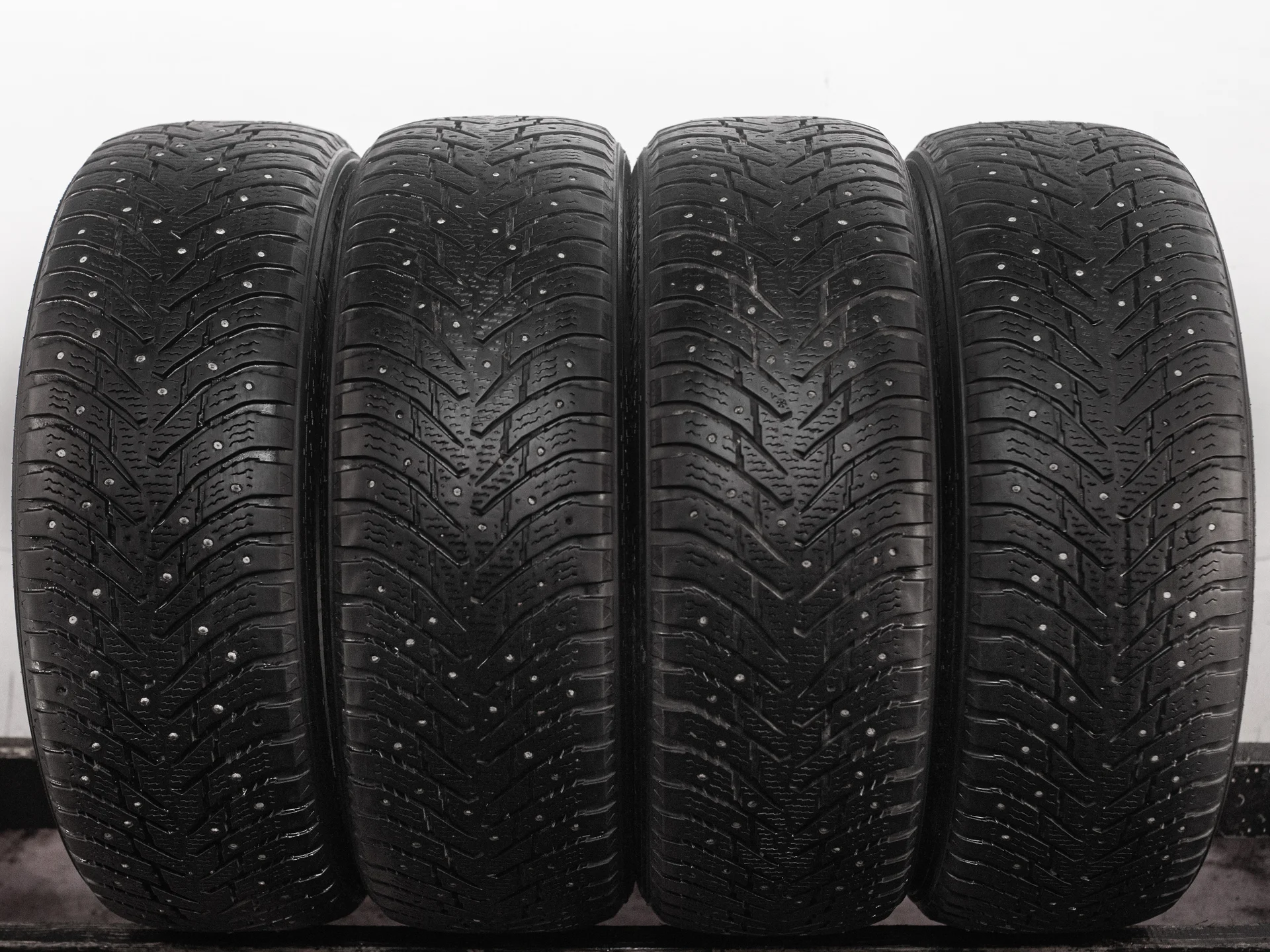 Nokian Hakkapeliitta 8 SUV 225/55 R19 103T - изображение 1
