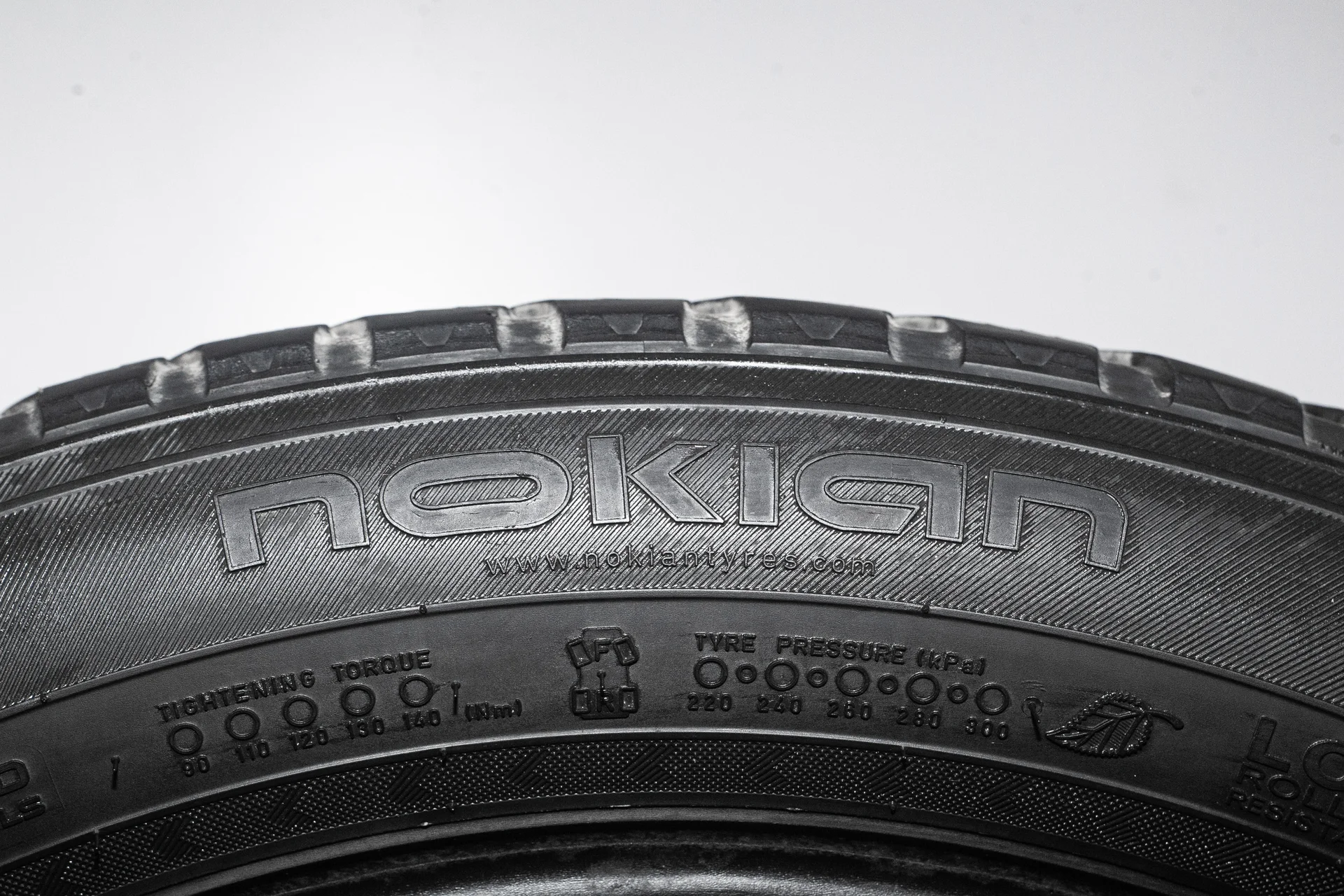 Nokian Hakkapeliitta 8 SUV 225/55 R19 103T - миниатюра 6