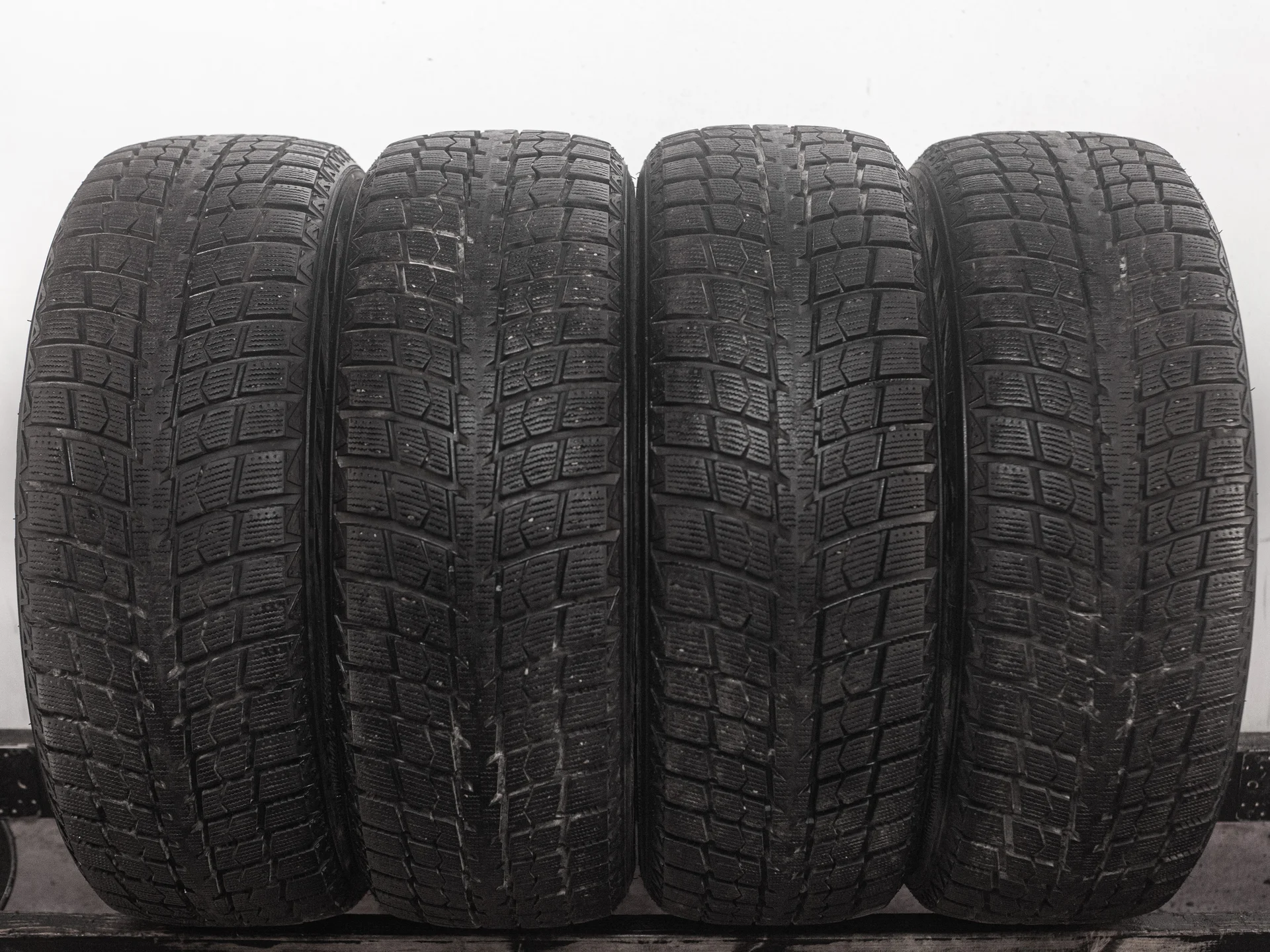 LingLong Greenmax Winter Ice I-15 SUV 235/55 R19 105H