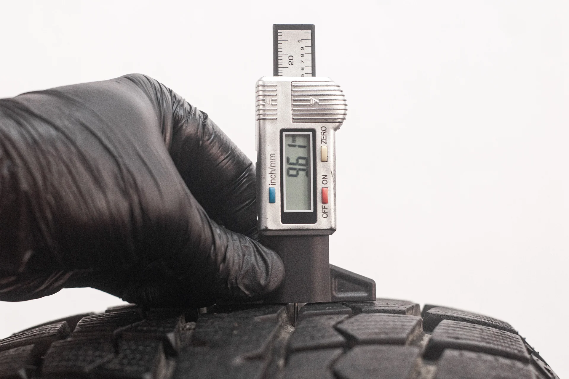 LingLong Greenmax Winter Ice I-15 SUV 235/55 R19 105H - миниатюра 2
