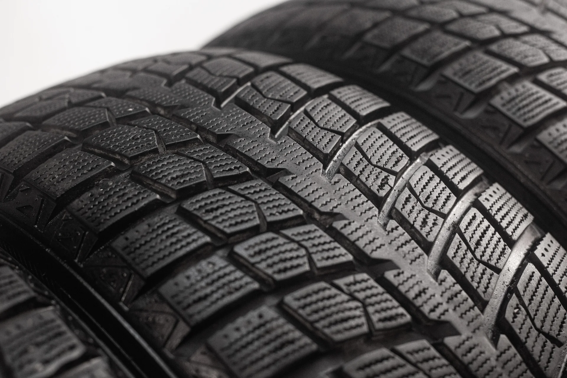LingLong Greenmax Winter Ice I-15 SUV 235/55 R19 105H - миниатюра 3