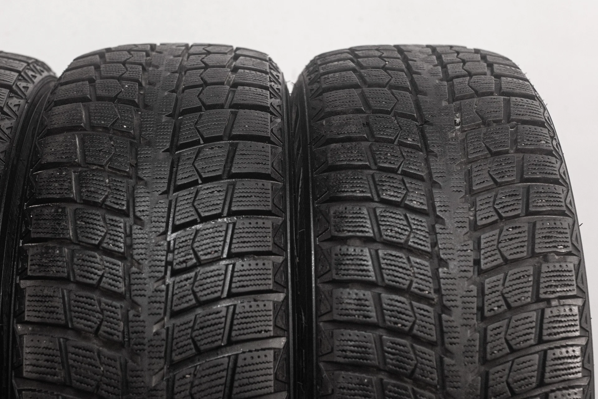 LingLong Greenmax Winter Ice I-15 SUV 235/55 R19 105H - миниатюра 4