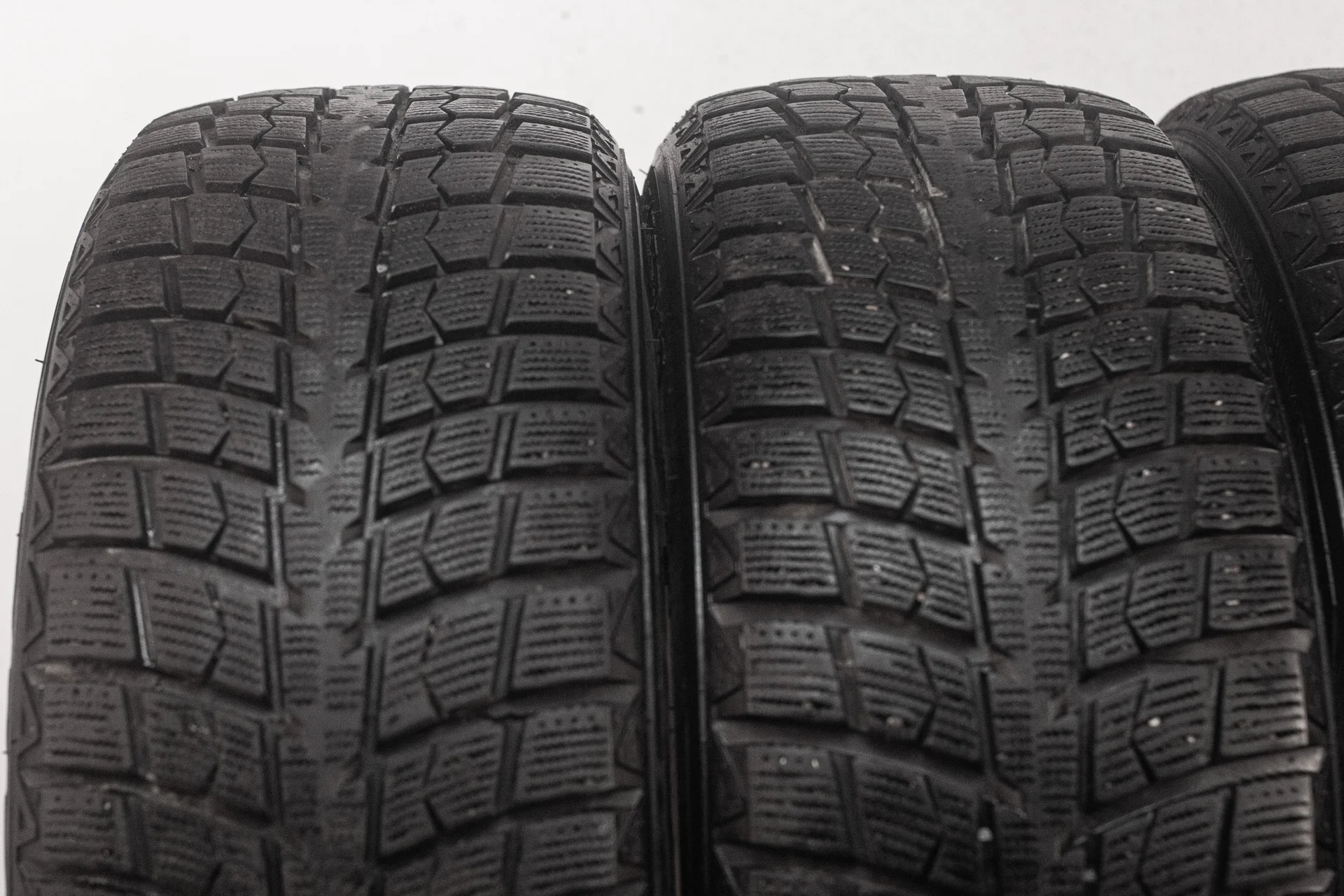 LingLong Greenmax Winter Ice I-15 SUV 235/55 R19 105H - миниатюра 5