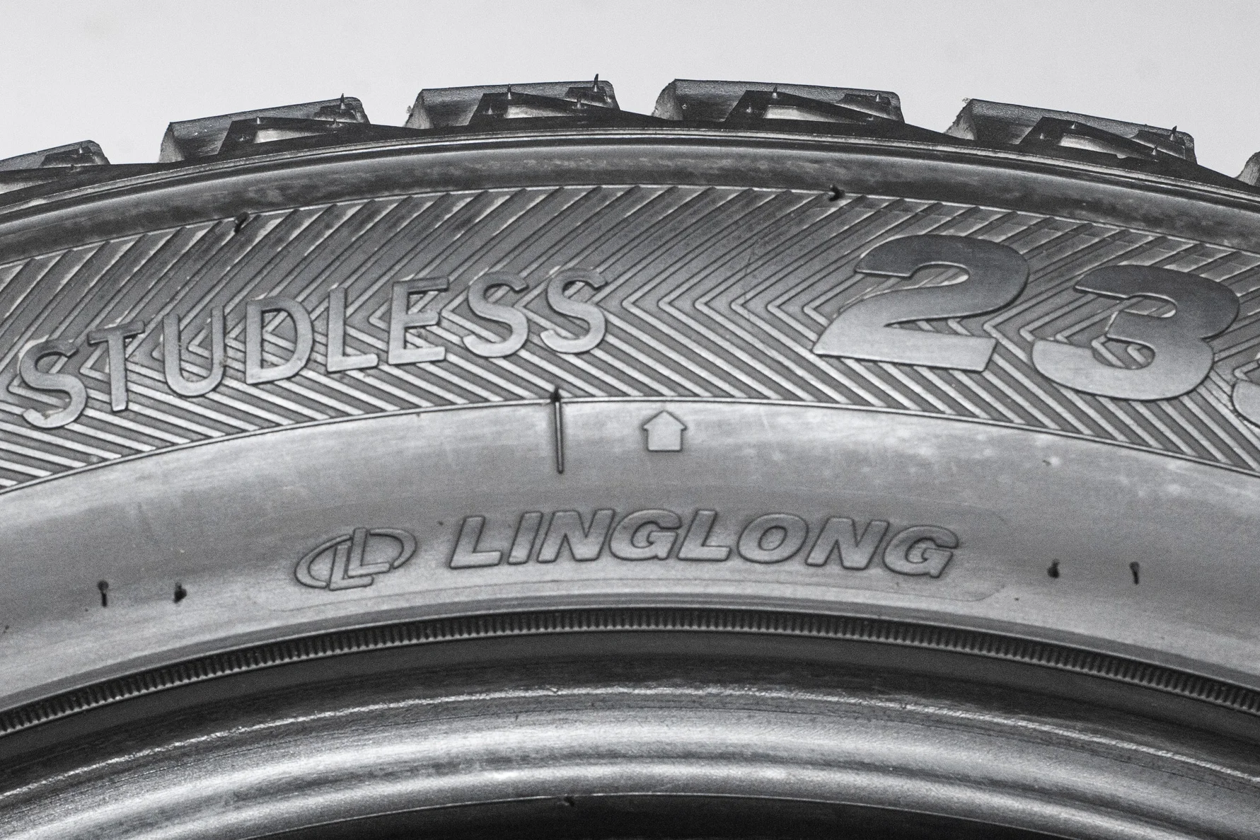 LingLong Greenmax Winter Ice I-15 SUV 235/55 R19 105H - миниатюра 6