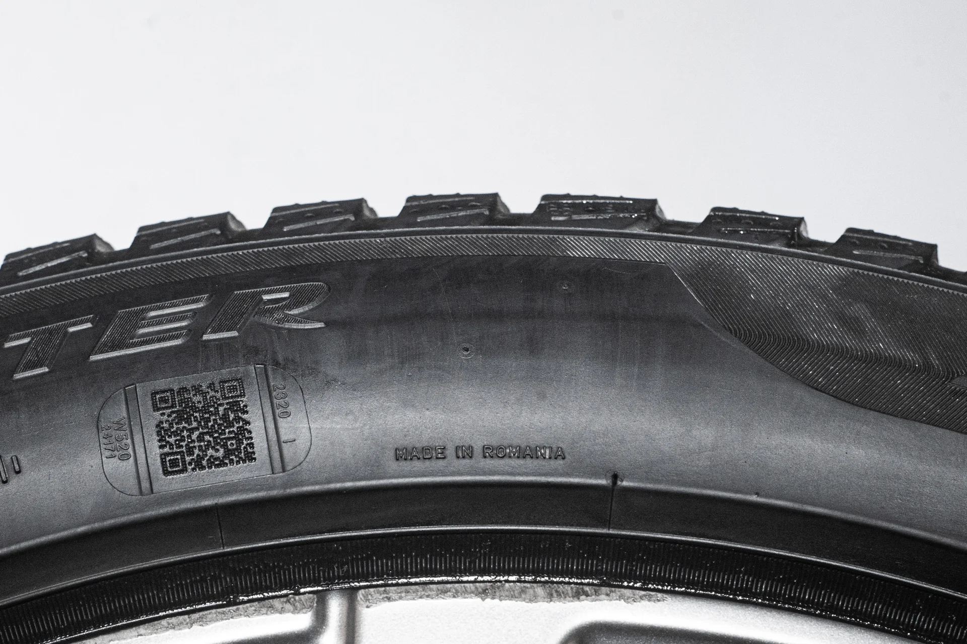 Pirelli Winter Sottozero III 225/50 R17 98H RF - миниатюра 10
