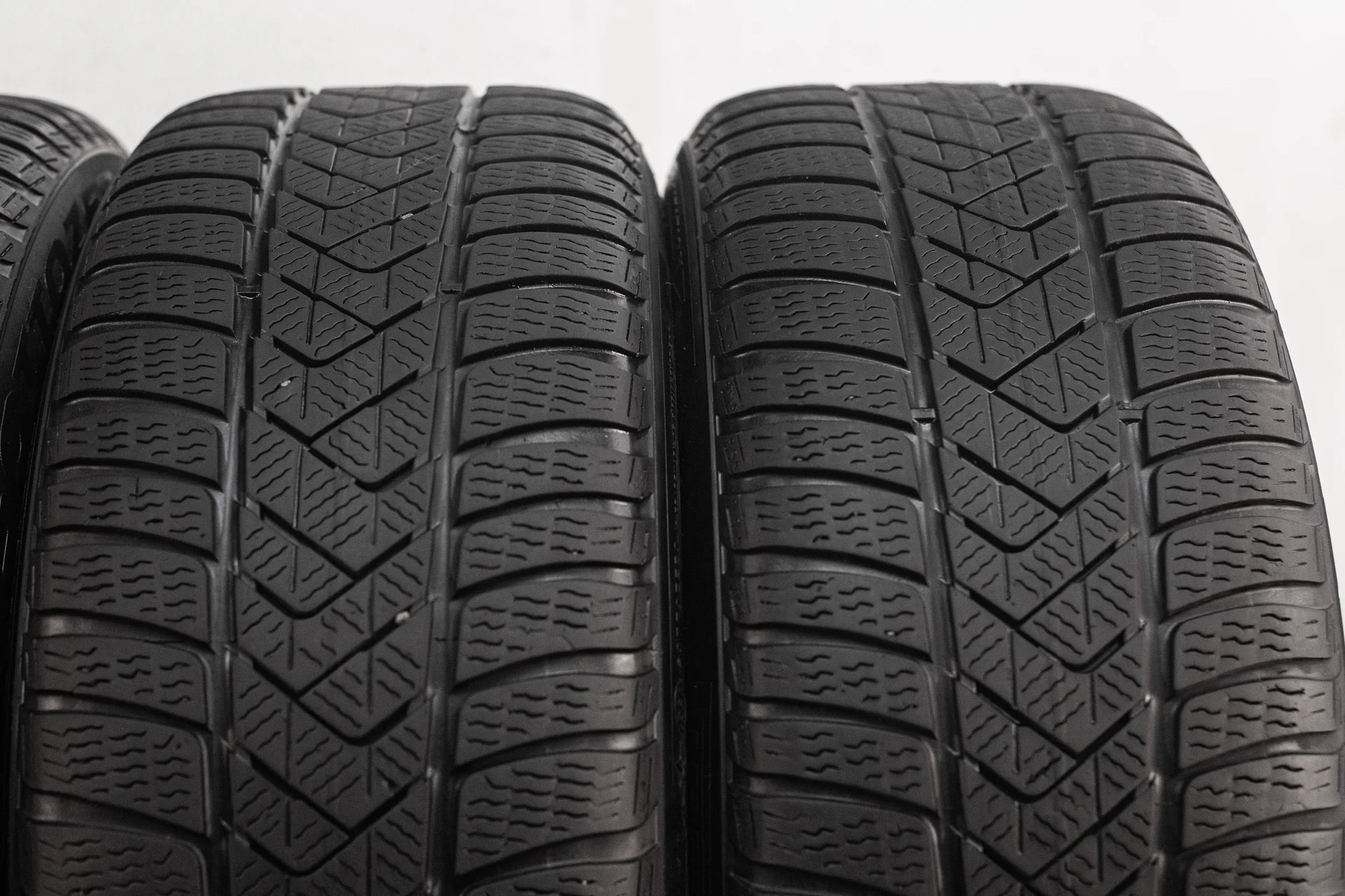 Pirelli Winter Sottozero III 225/50 R17 98H RF - миниатюра 4