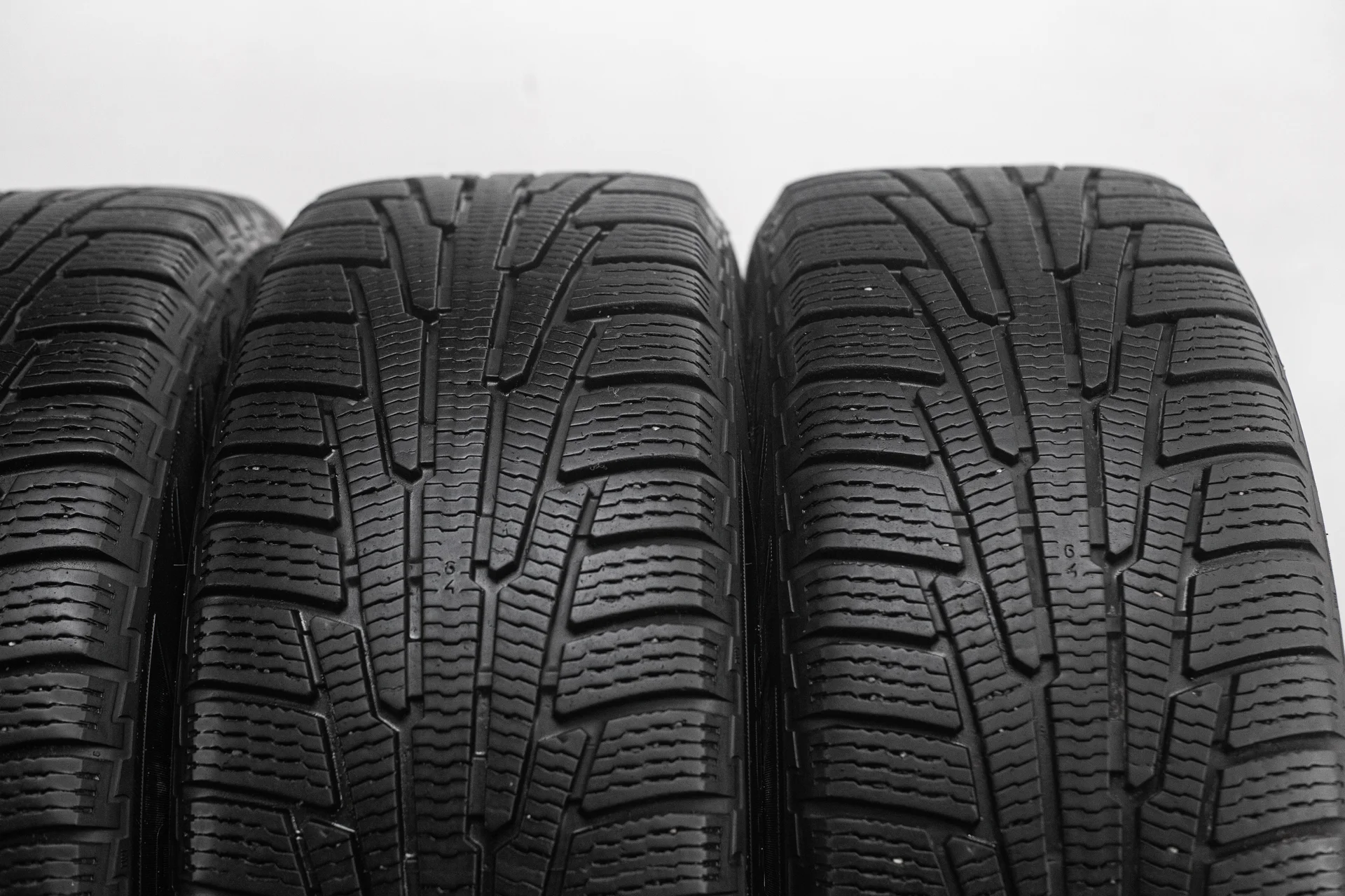 Nokian Nordman S2 SUV 225/60 R17 103R - миниатюра 4