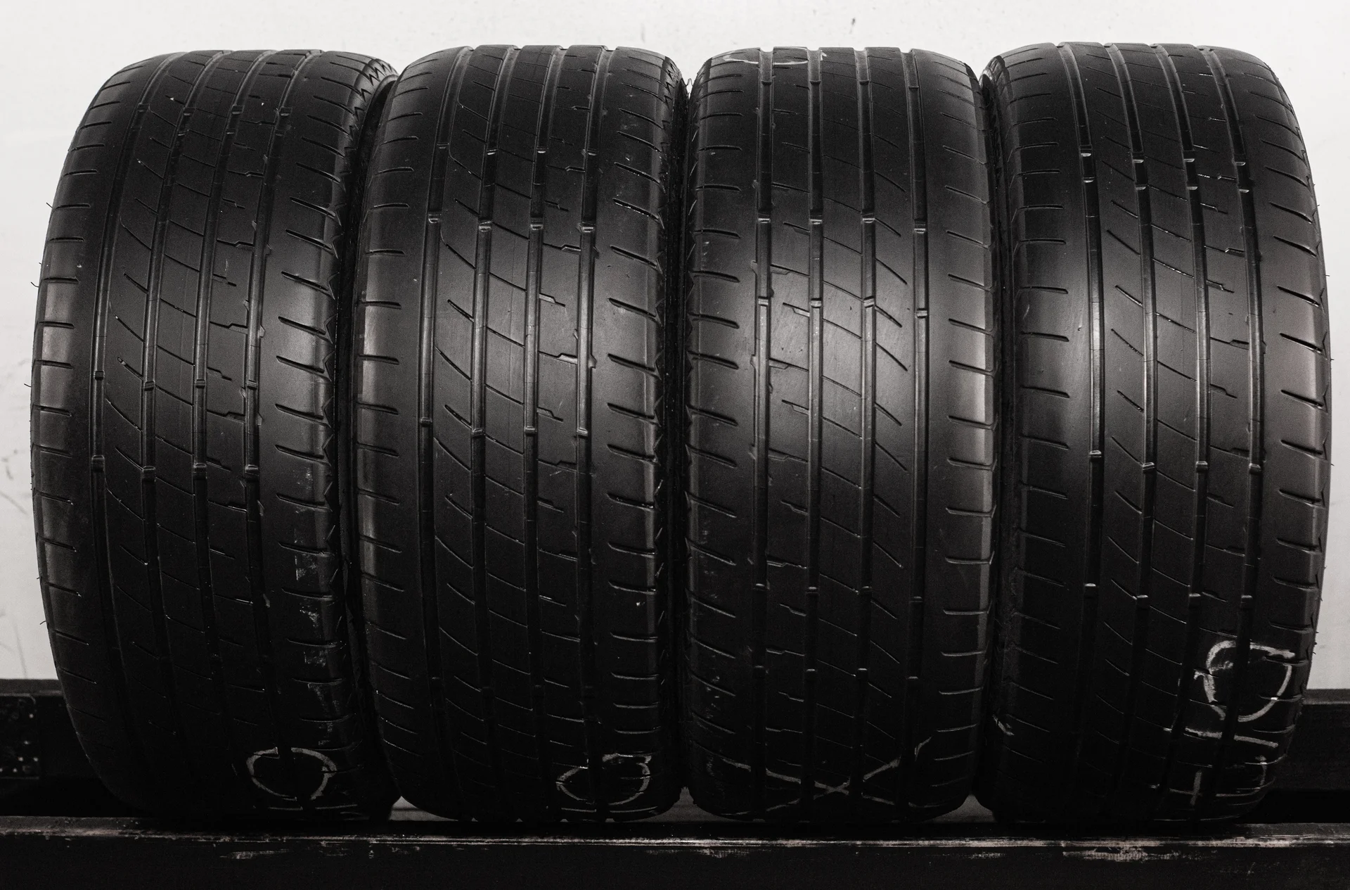 Lassa Driveways Sport+ 245/40 R19 98Y - изображение 1