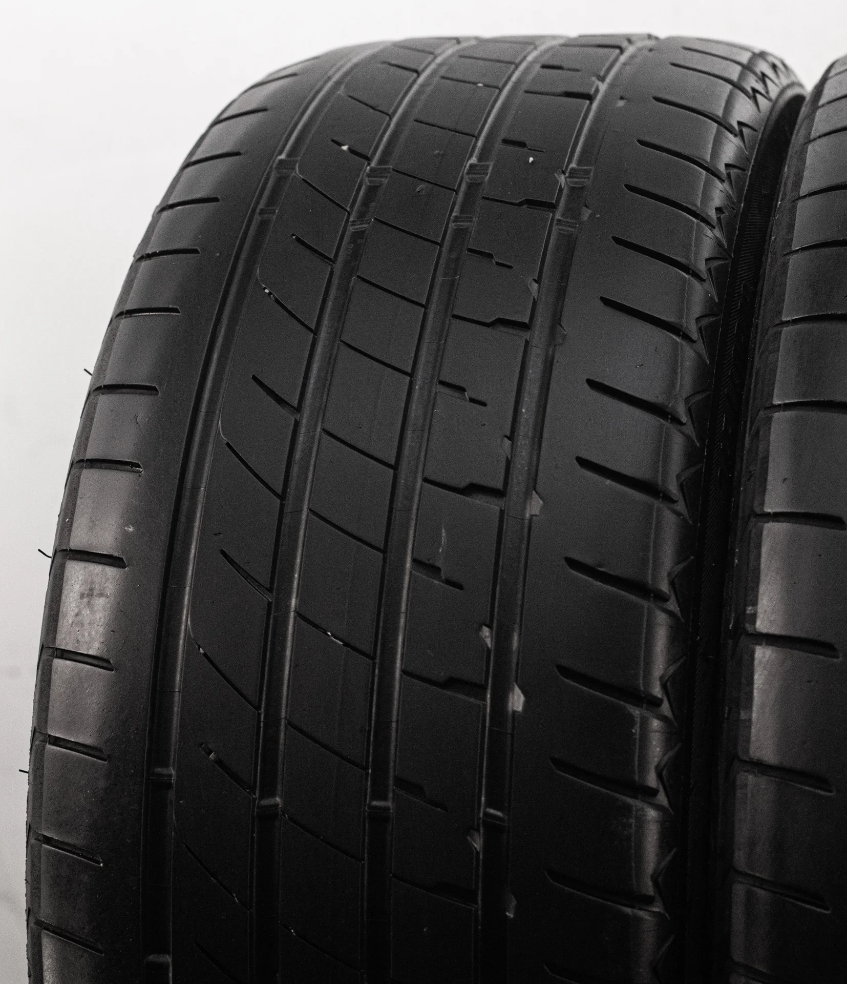 Lassa Driveways Sport+ 245/40 R19 98Y - миниатюра 3