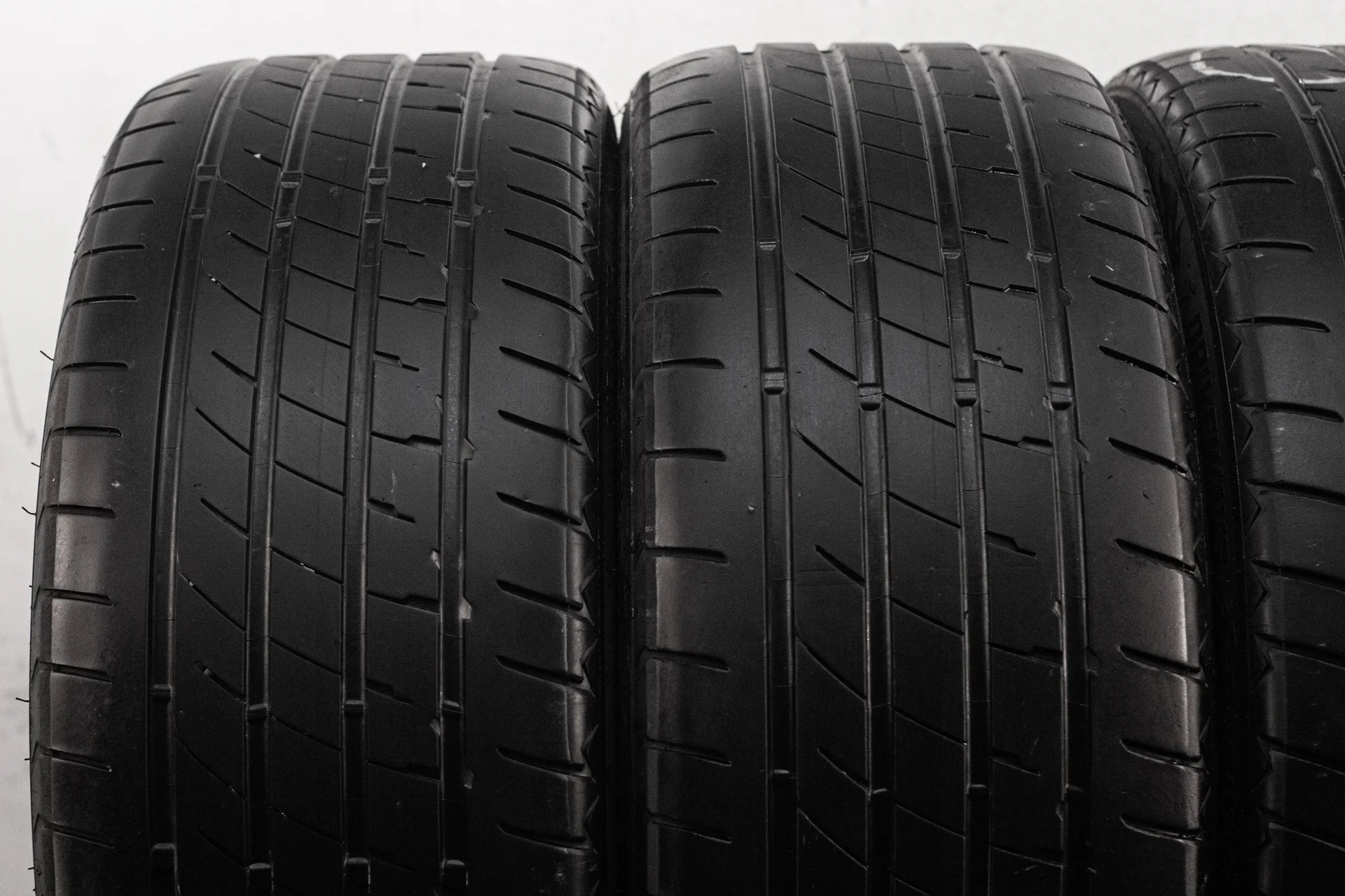 Lassa Driveways Sport+ 245/40 R19 98Y - миниатюра 5