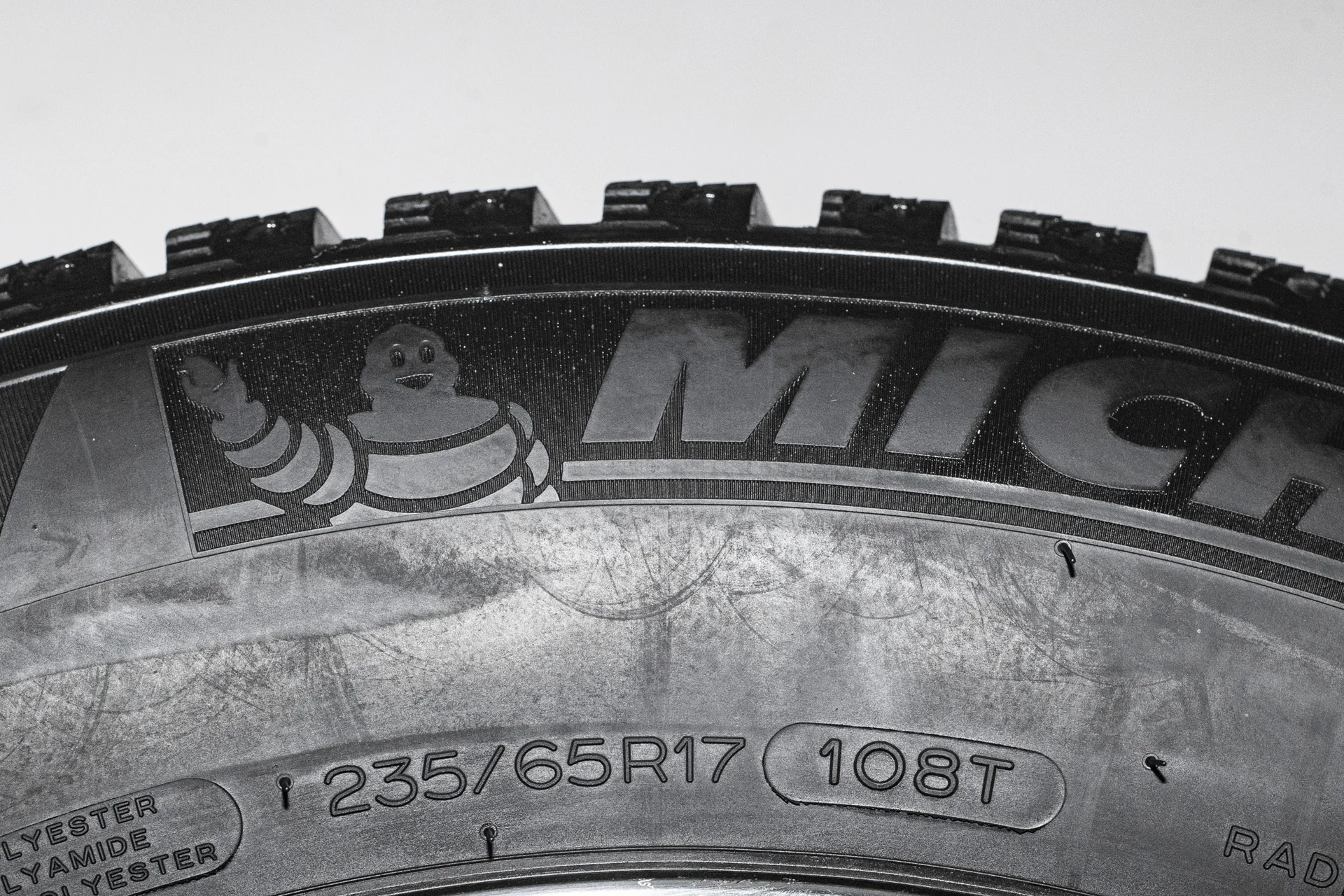 Michelin Latitude X-Ice North LXIN2 235/65 R17 108T - миниатюра 7