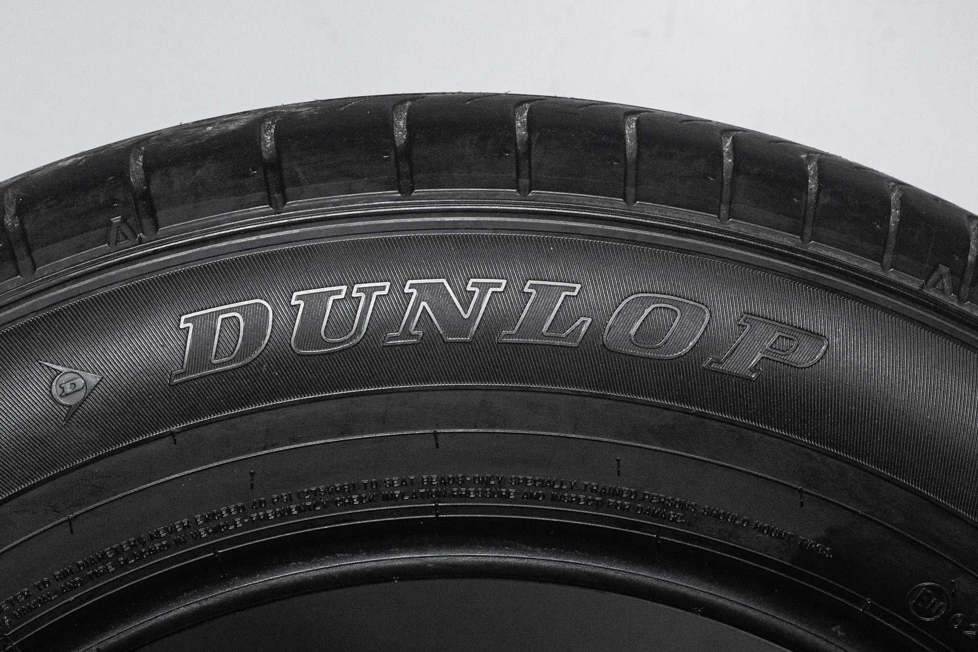 Dunlop Sp Sport Maxx 050 235/65 R18 106V - миниатюра 10