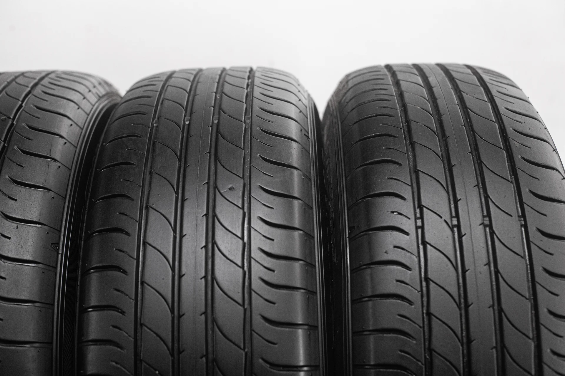 Dunlop Sp Sport Maxx 050 235/65 R18 106V - миниатюра 4