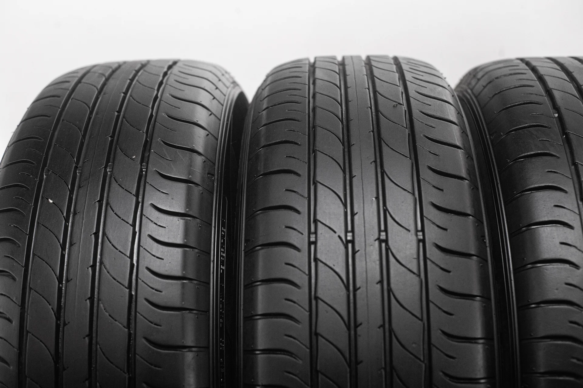 Dunlop Sp Sport Maxx 050 235/65 R18 106V - миниатюра 5