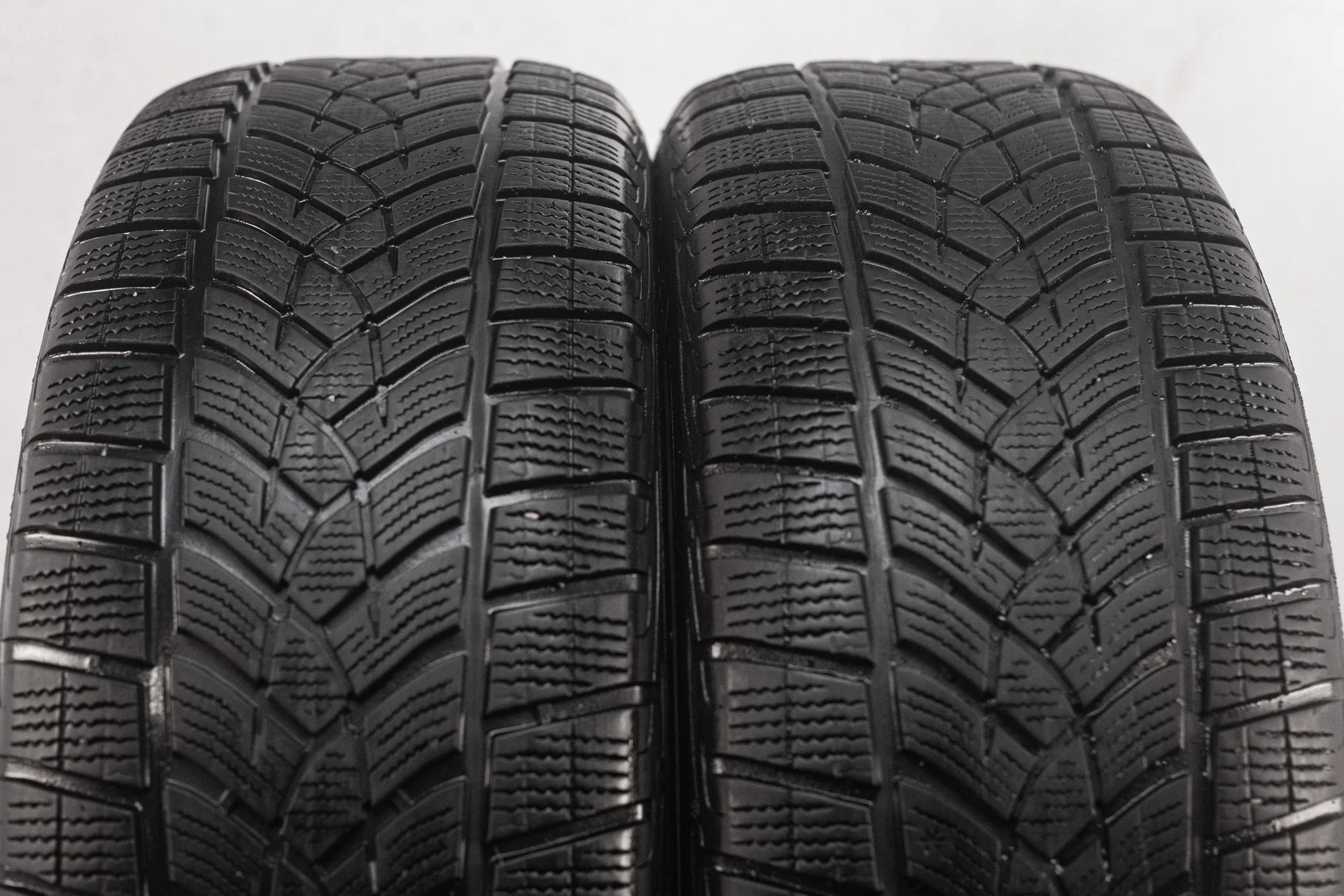 [2] Goodyear UltraGrip Ice SUV GEN-1 235/55 R19 105T - миниатюра 2