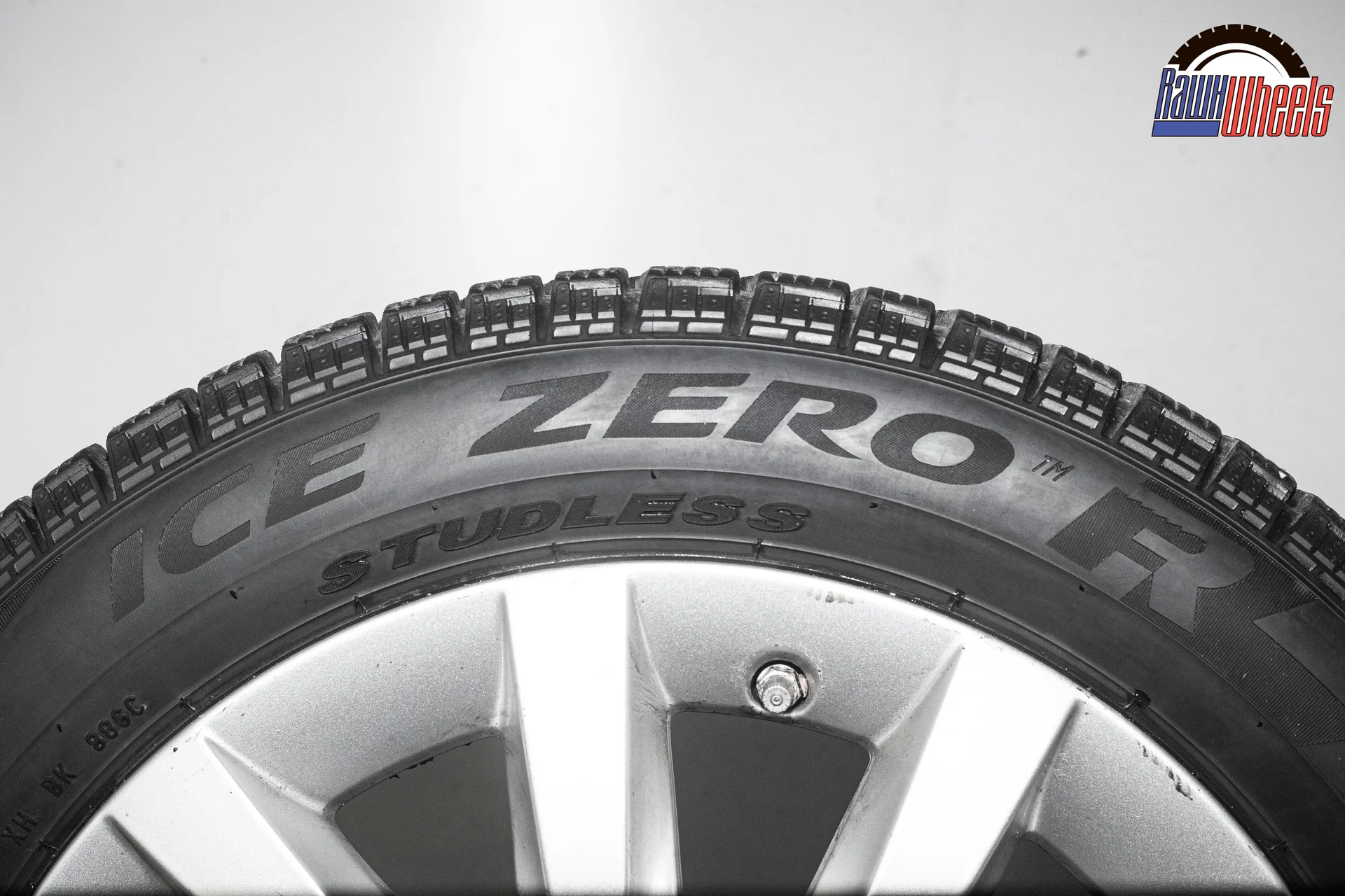 Pirelli Winter Ice Zero Friction 205/55 R16 94T - миниатюра 9