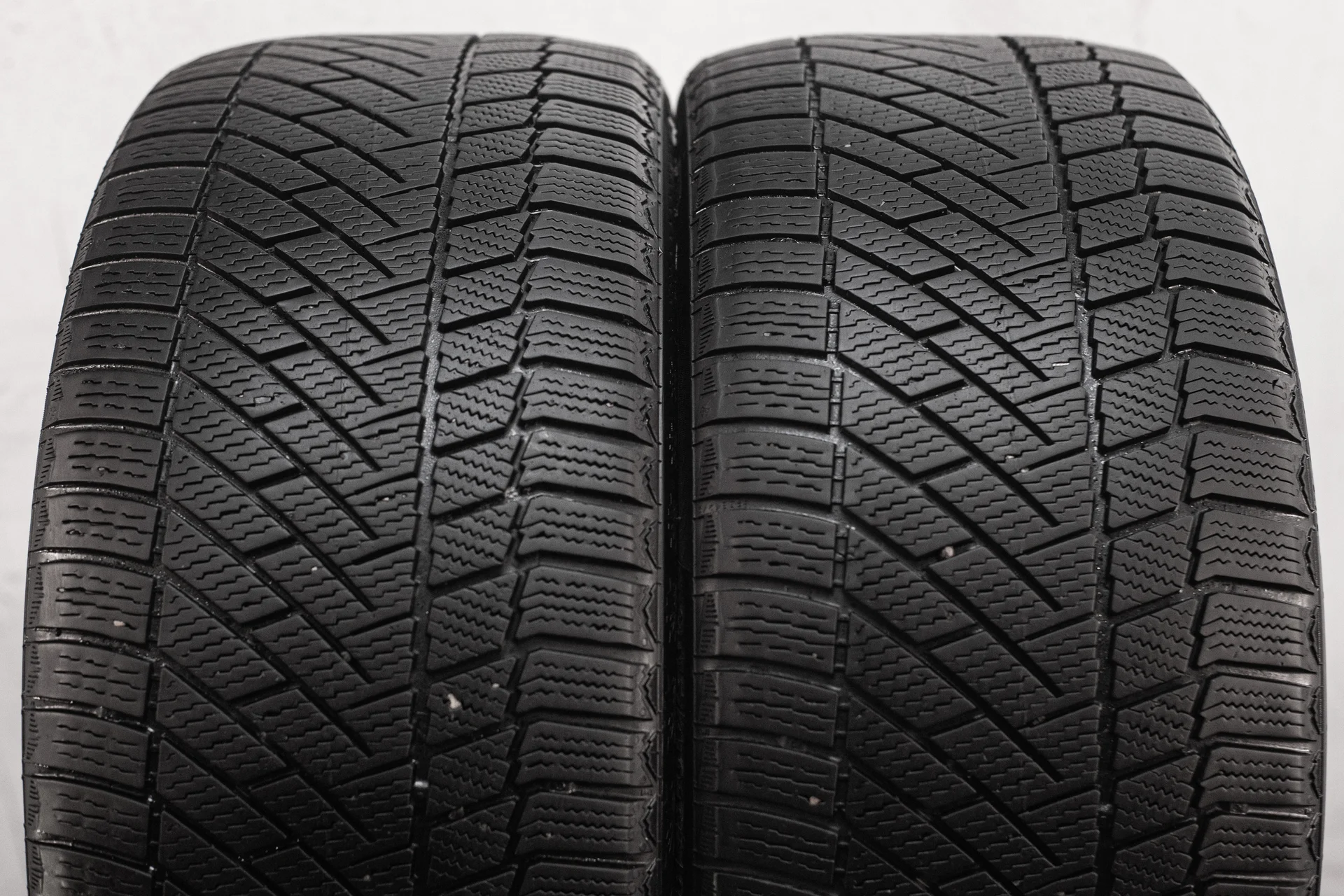 [2] Continental ContiVikingContact 6 245/40 R18 97T - миниатюра 2
