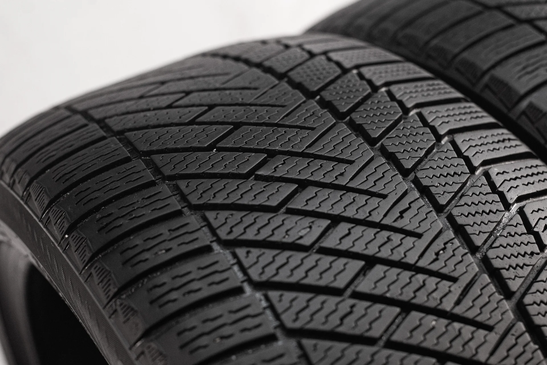 [2] Continental ContiVikingContact 6 245/40 R18 97T - миниатюра 3