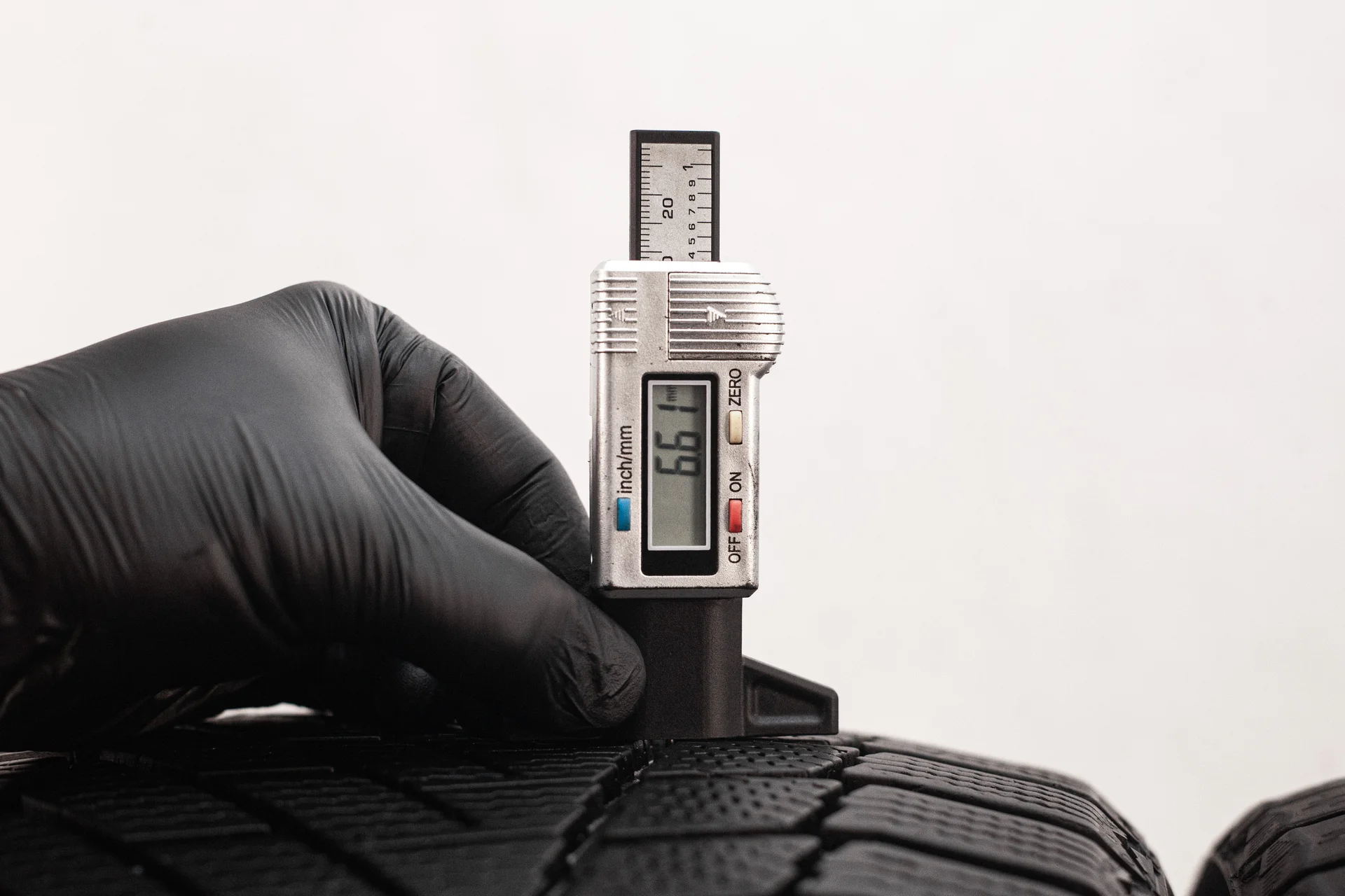[2] Continental ContiVikingContact 6 245/40 R18 97T - миниатюра 4