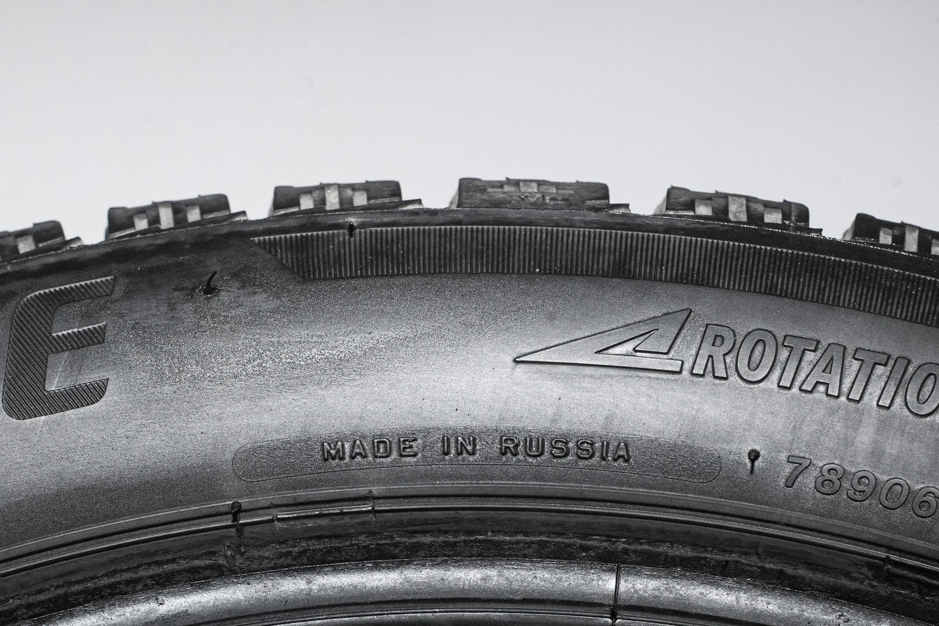 Bridgestone Ice Cruiser 7000S 205/50 R17 93T - миниатюра 10