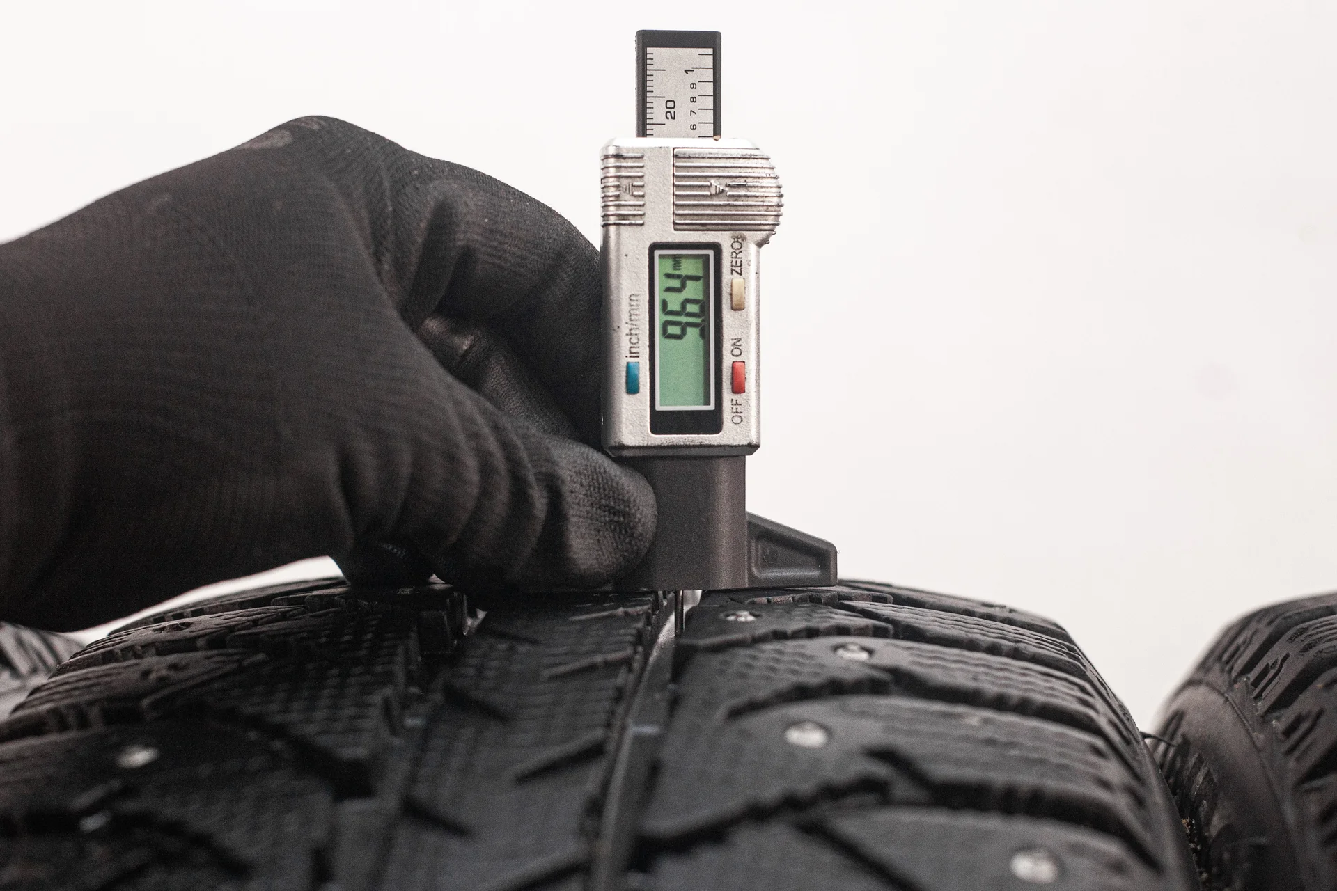 Bridgestone Ice Cruiser 7000S 205/50 R17 93T - миниатюра 2