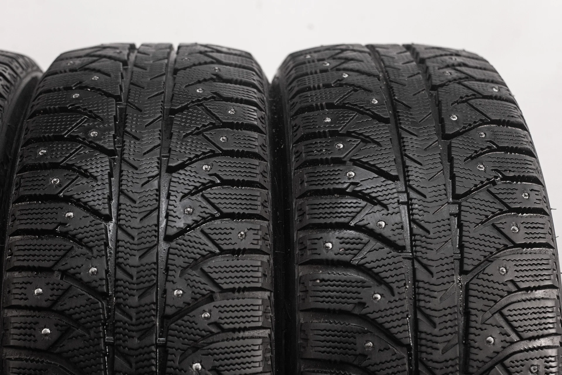 Bridgestone Ice Cruiser 7000S 205/50 R17 93T - миниатюра 4