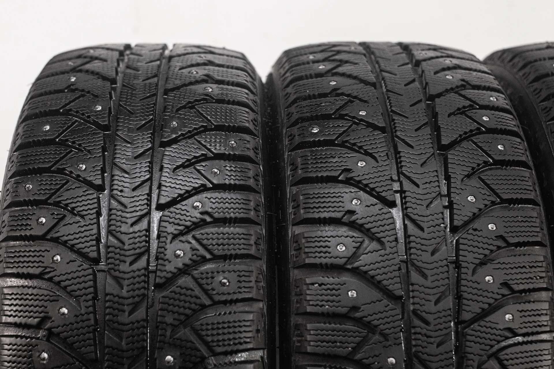 Bridgestone Ice Cruiser 7000S 205/50 R17 93T - миниатюра 5