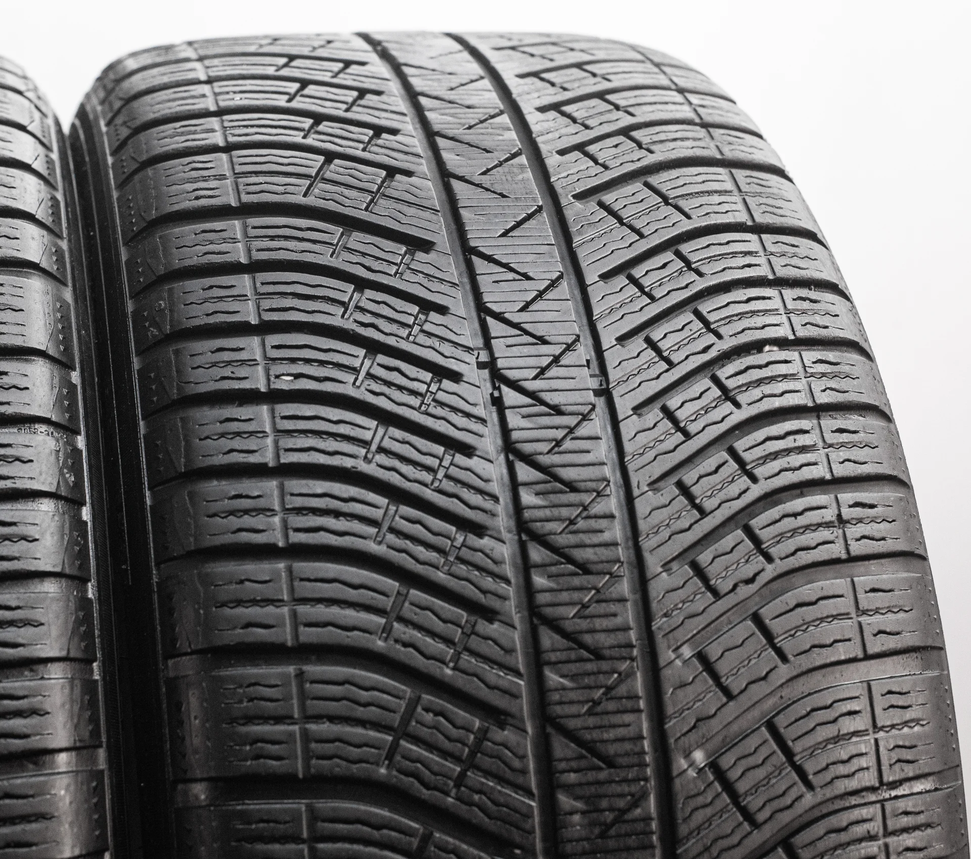Michelin Pilot Alpin 5 SUV 275/40 R21 и 305/35 R21 109V - миниатюра 3