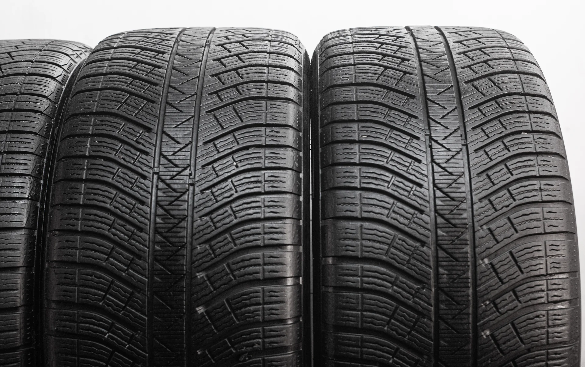 Michelin Pilot Alpin 5 SUV 275/40 R21 и 305/35 R21 109V - миниатюра 4