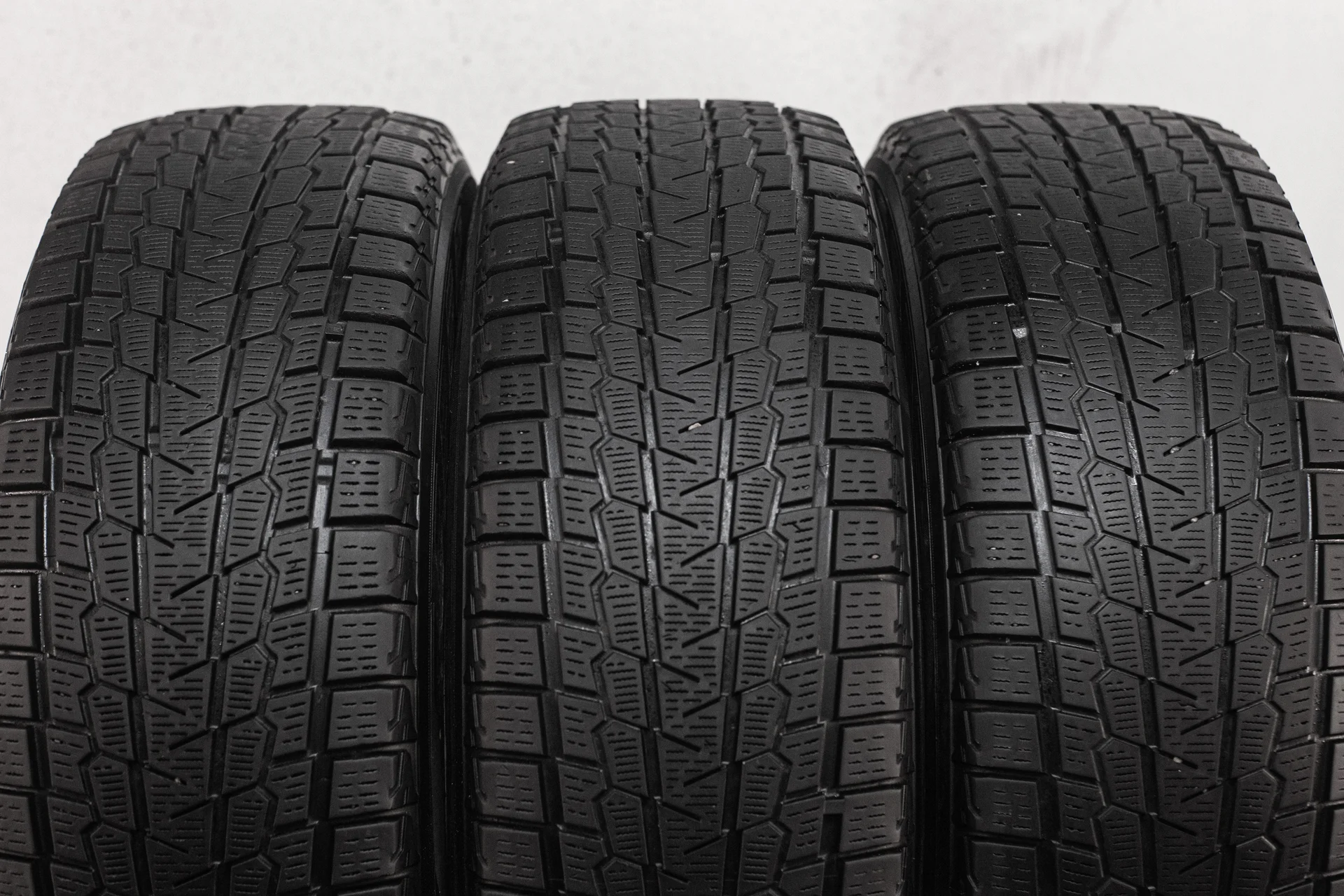 [3] Yokohama Ice Guard SUV G075 235/65 R18 106Q - миниатюра 2