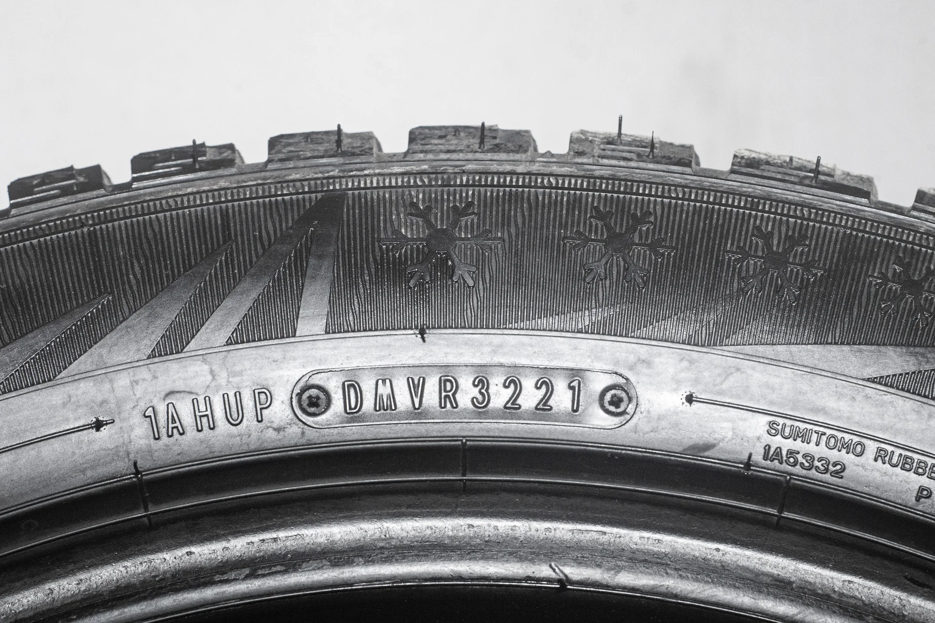 Dunlop SP Winter Ice 02 225/55 R17 101T - миниатюра 9