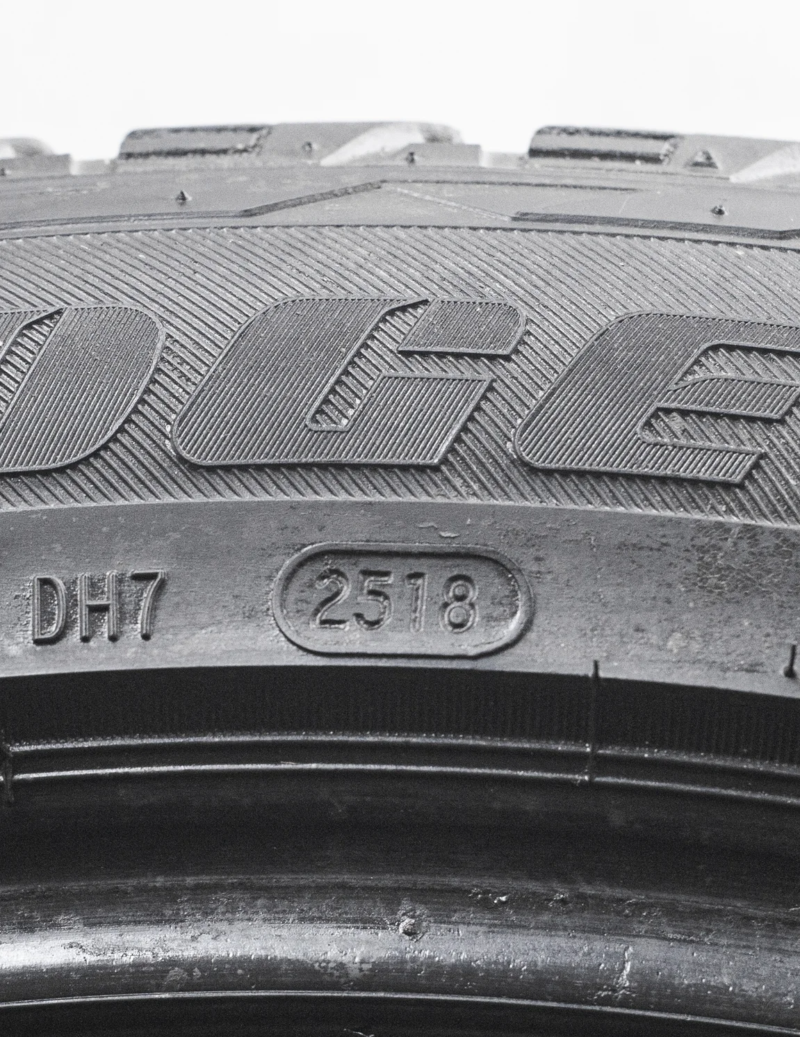 Bridgestone Dueler H/L Alenza 285/45 R22 110H - миниатюра 10