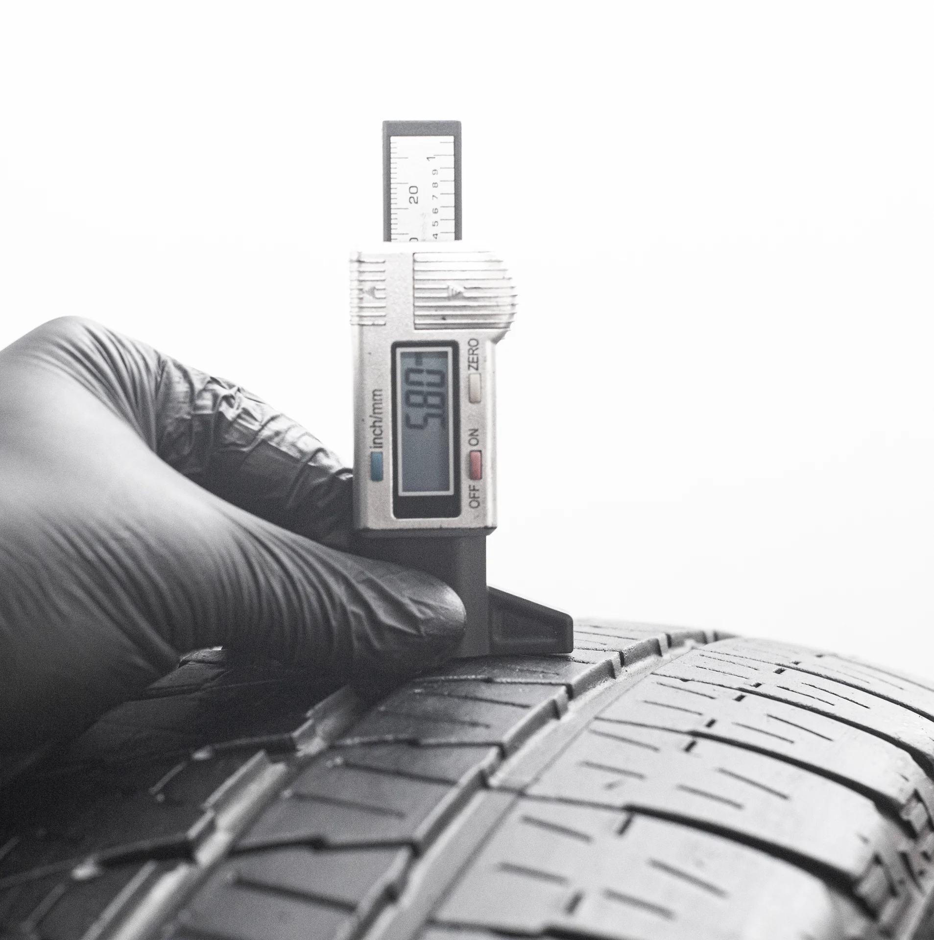 Bridgestone Dueler H/L Alenza 285/45 R22 110H - миниатюра 2