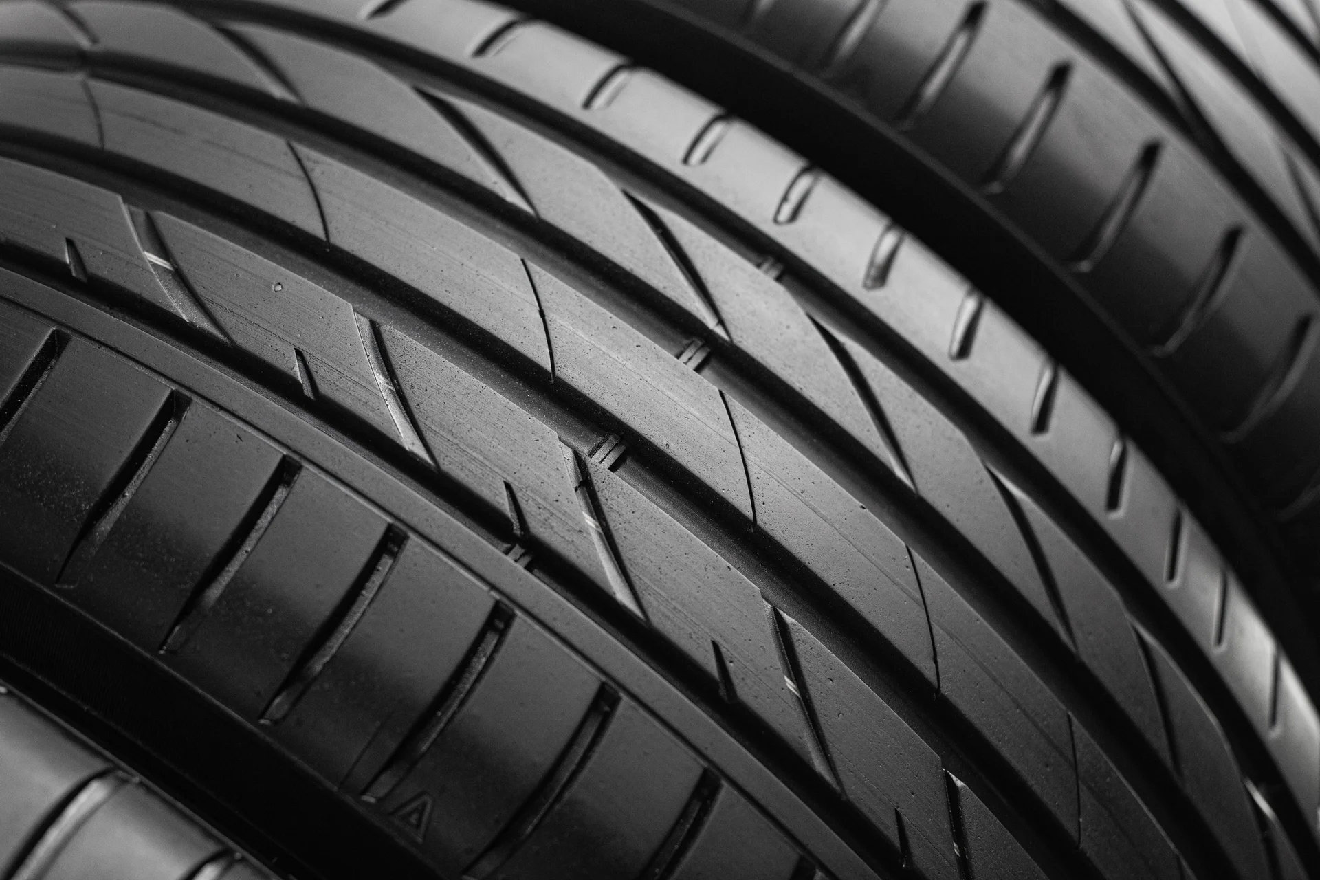 Maxxis Victra Sport VS-5 SUV 255/50 R20 109V - миниатюра 3