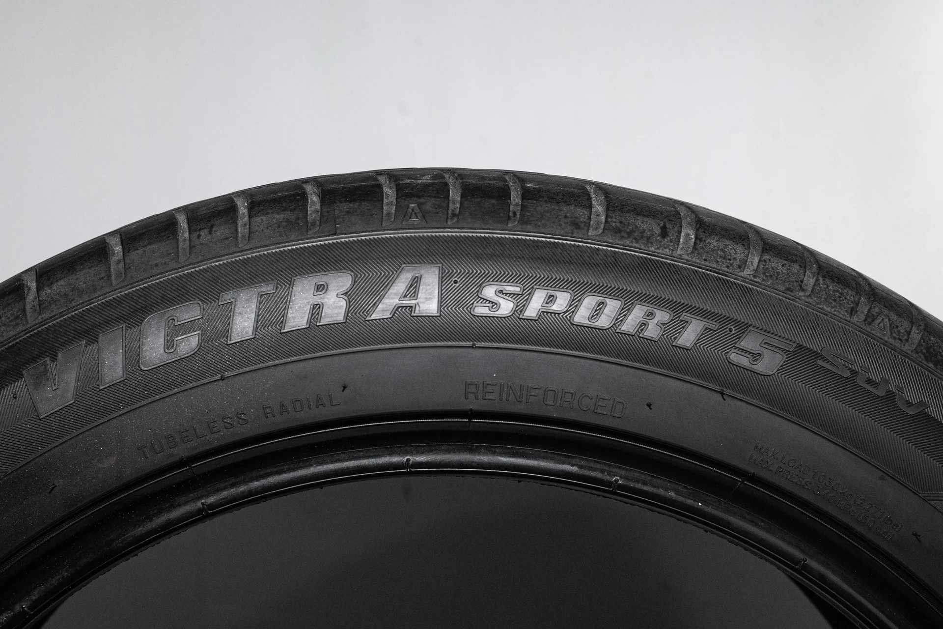 Maxxis Victra Sport VS-5 SUV 255/50 R20 109V - миниатюра 9