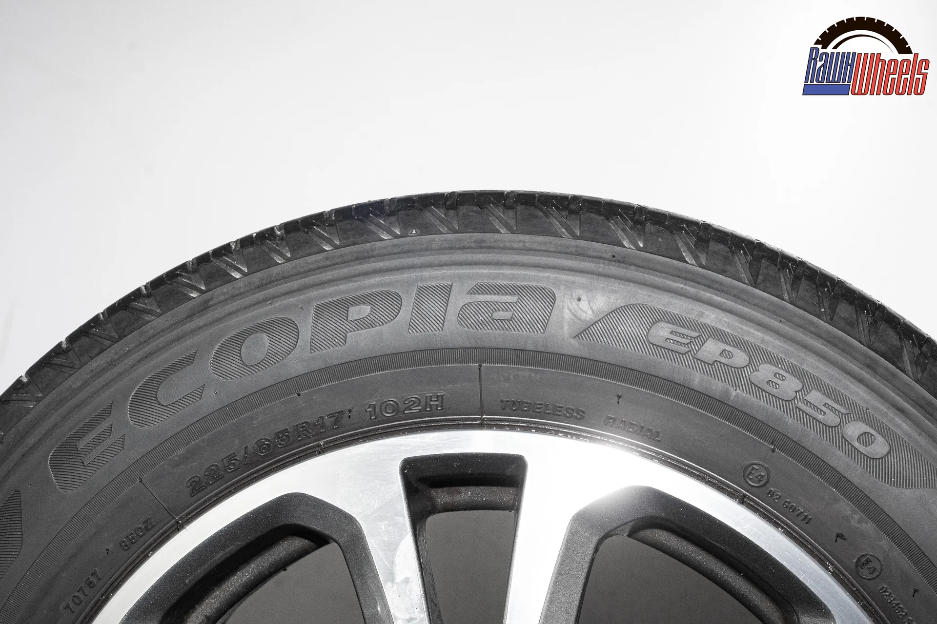Bridgestone Ecopia EP850 225/65 R17 102H - миниатюра 9