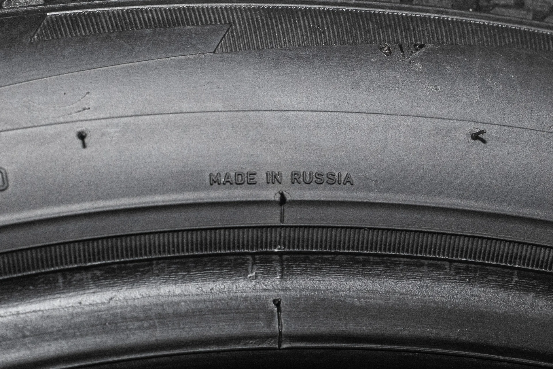 Pirelli Ice Zero FR 245/40 R18 97H XL - миниатюра 10
