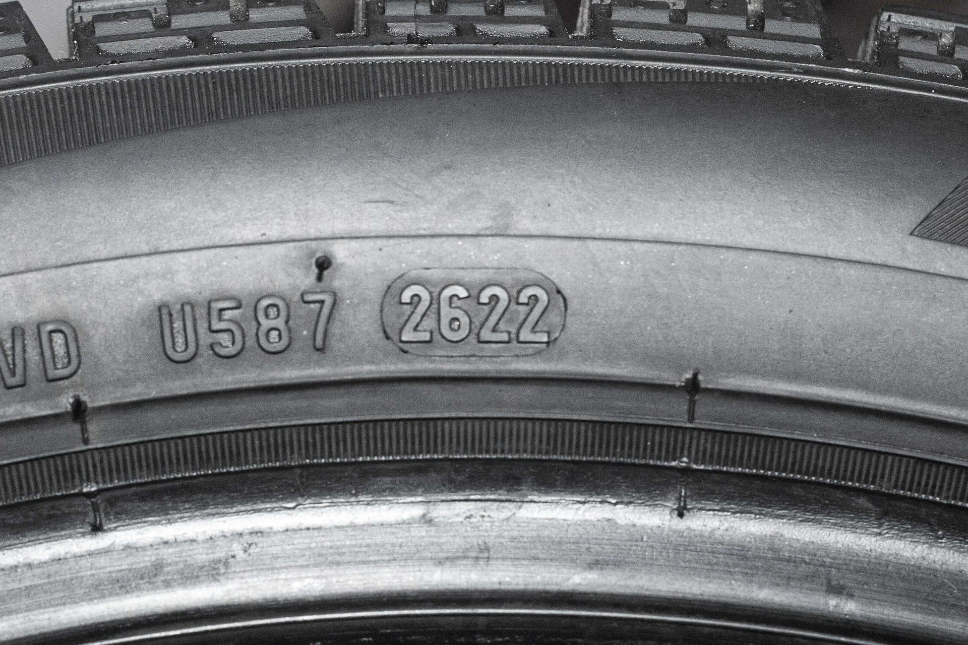 Pirelli Ice Zero FR 245/40 R18 97H XL - миниатюра 6
