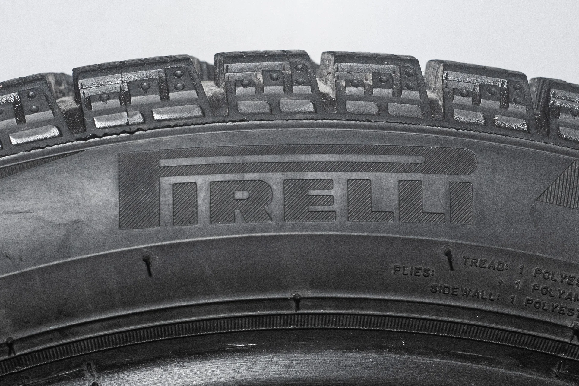 Pirelli Ice Zero FR 245/40 R18 97H XL - миниатюра 8