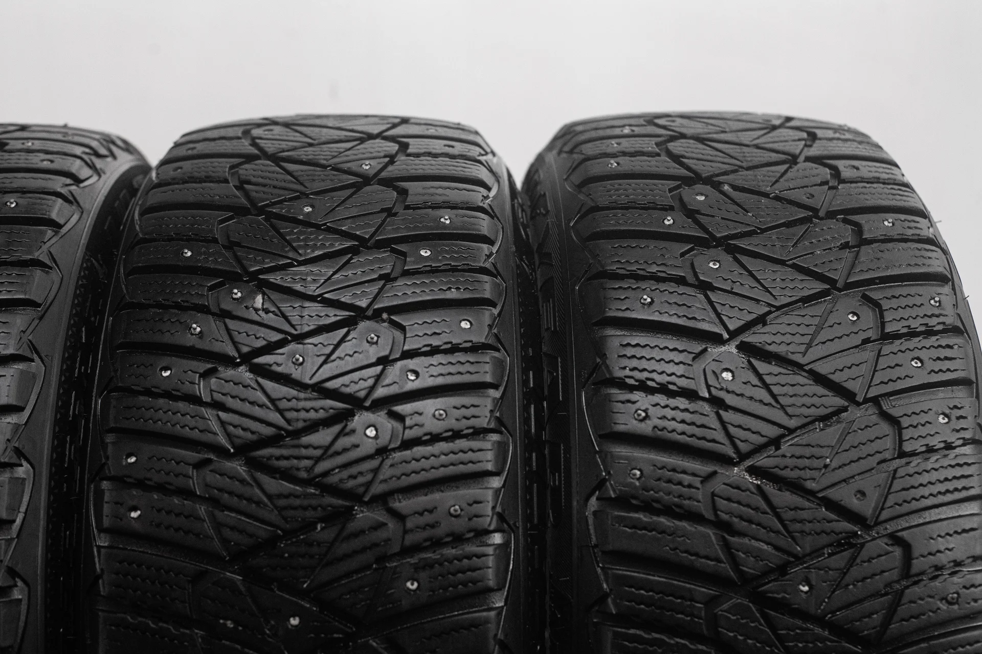 Goodyear UltraGrip 600 225/55 R17 101T XL - миниатюра 4