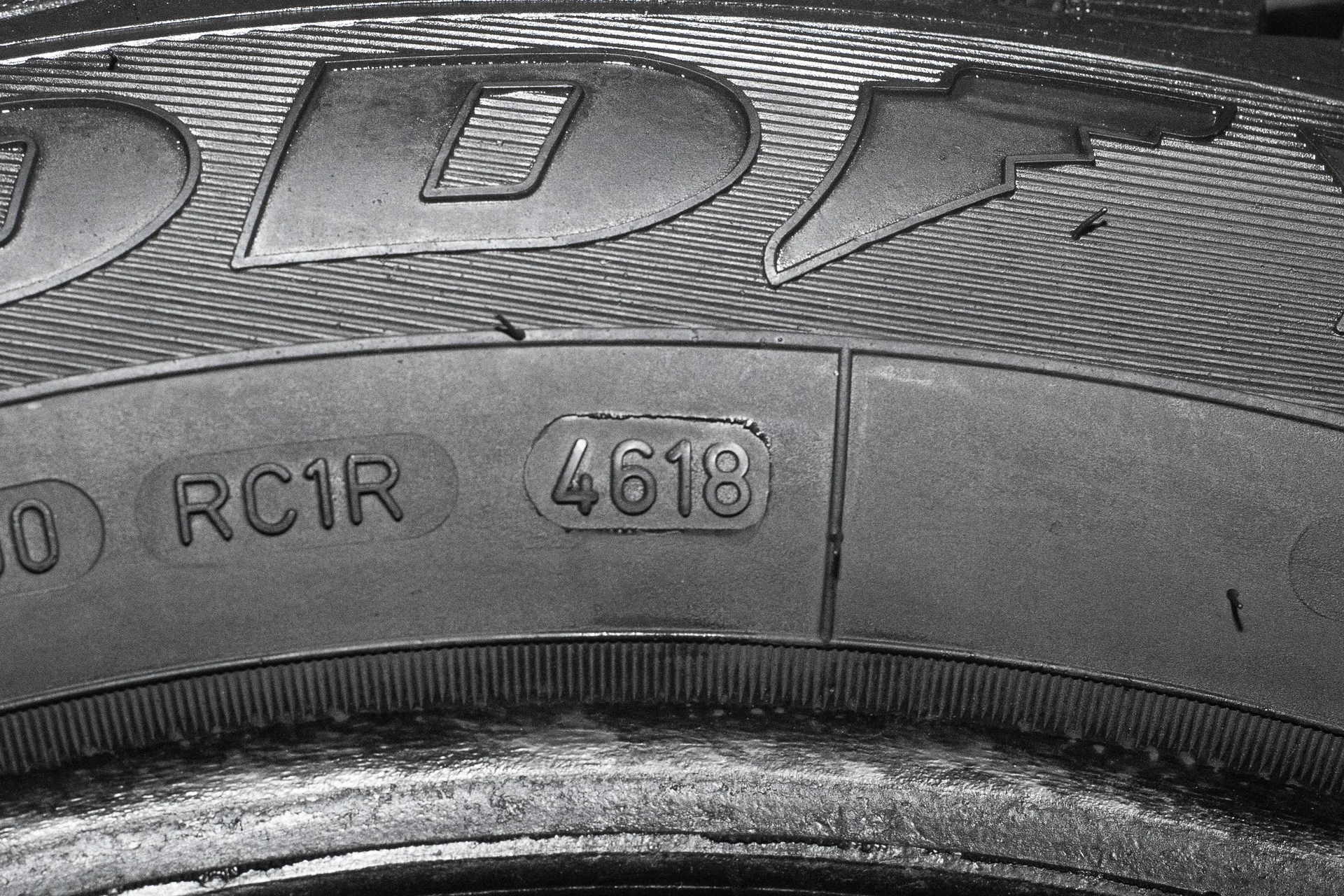 Goodyear UltraGrip 600 225/55 R17 101T XL - миниатюра 7